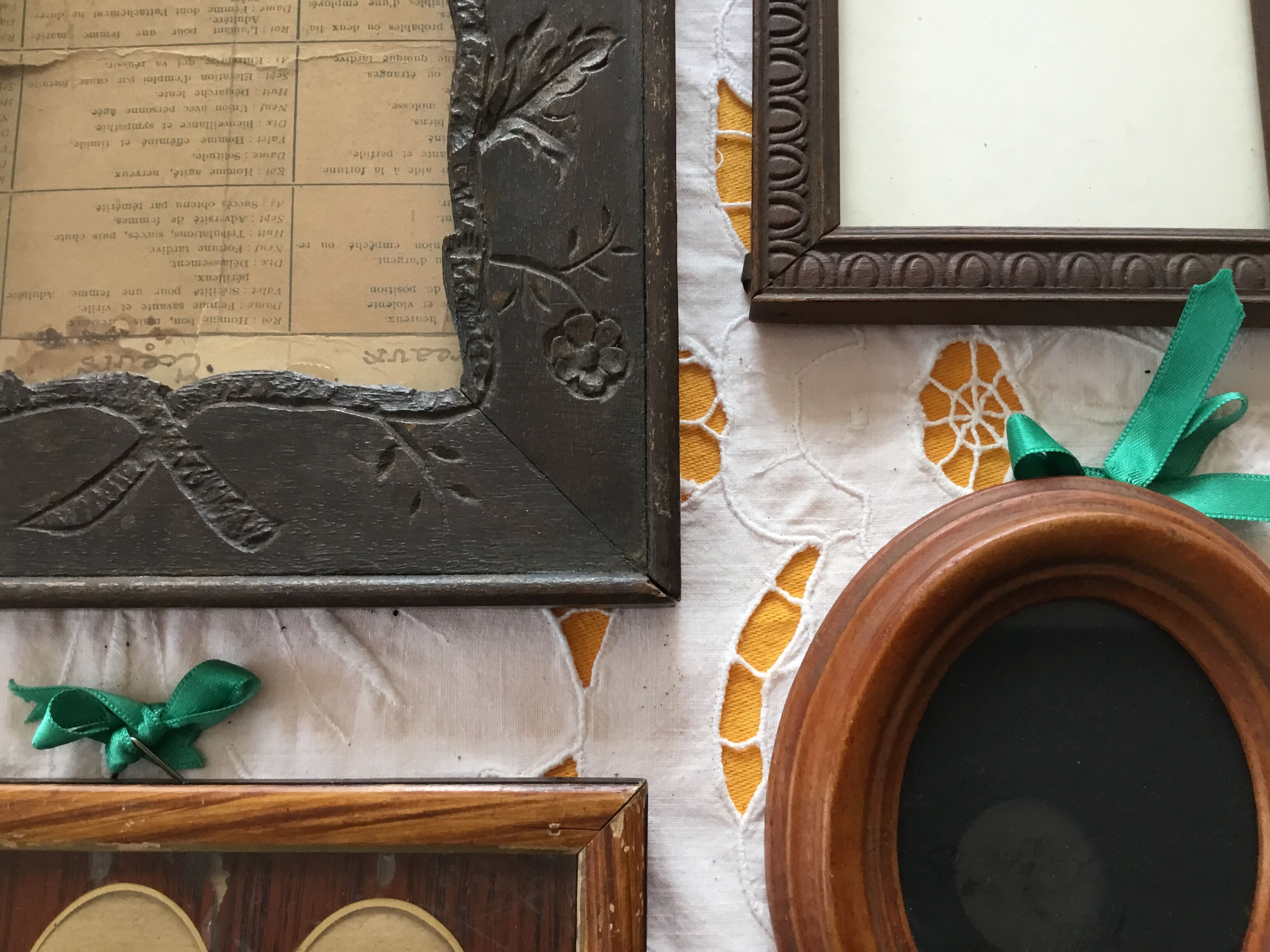 Lot of vintage wooden photo frames