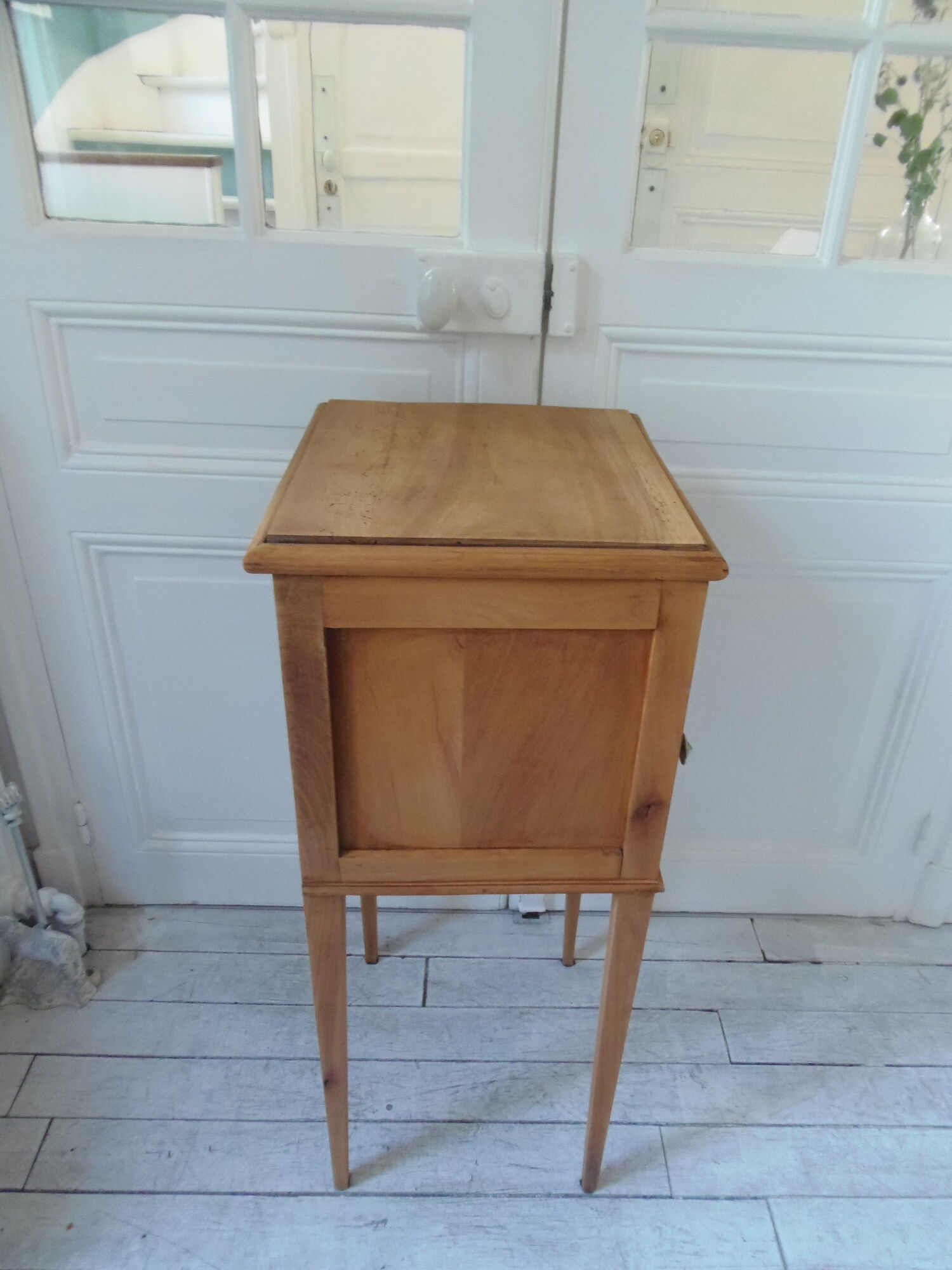 Bedside table of the years 1900