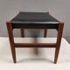 Pouf danois en teck et simili cuir noir 'Skai', années 1960-70.