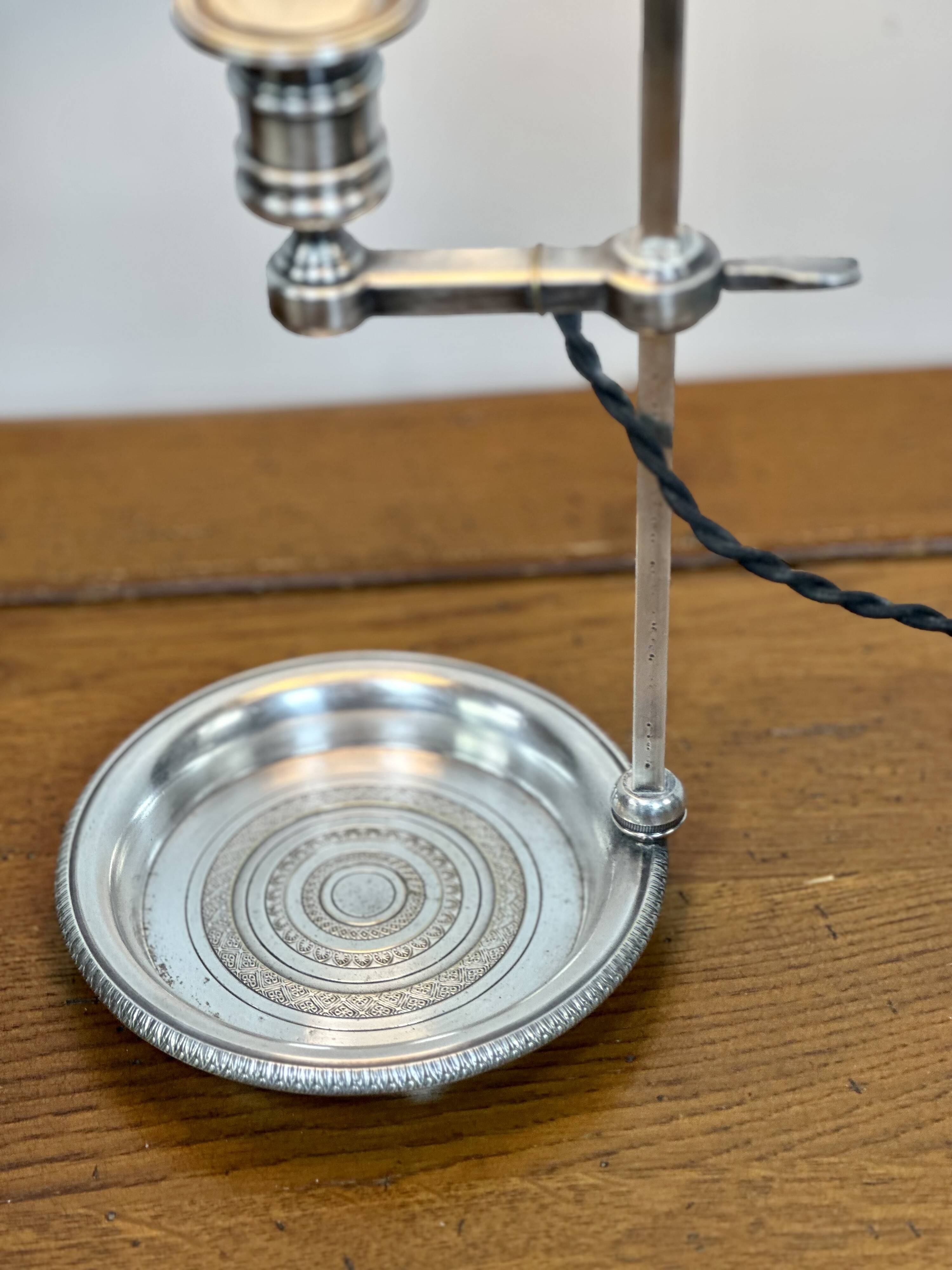 Silver-plated Quinquet lamp from the 19th century.