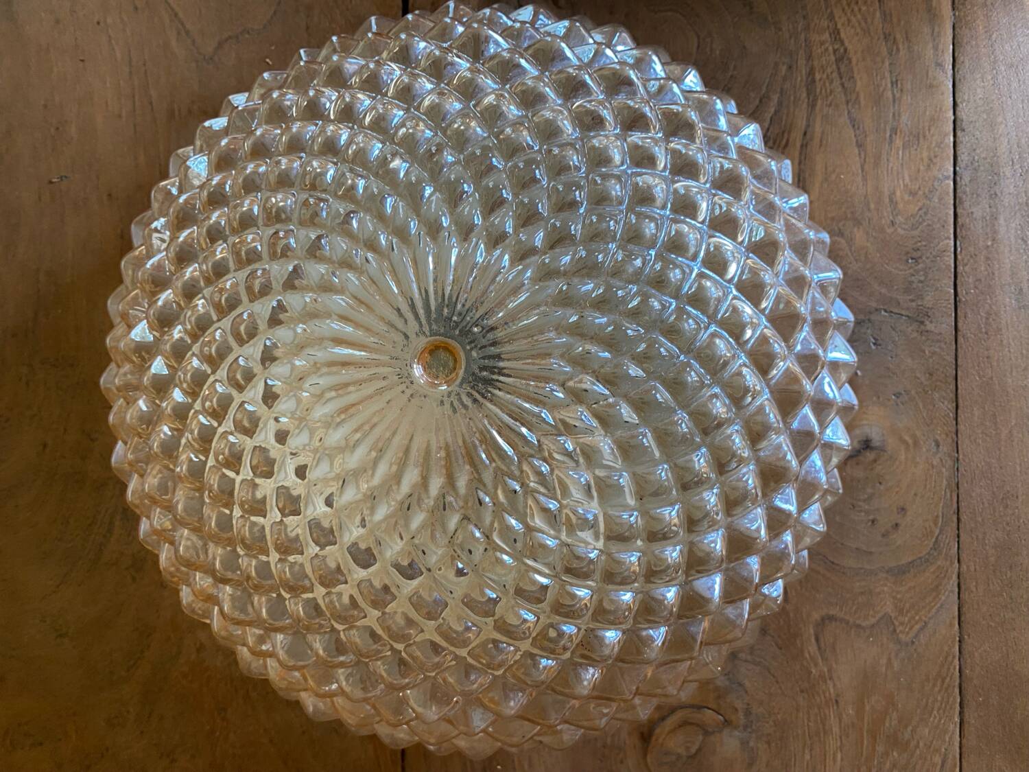 Lot de trois plafonniers en verre art déco