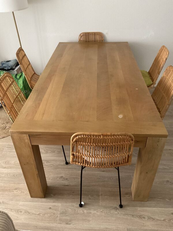 Table en bois massif de manguier