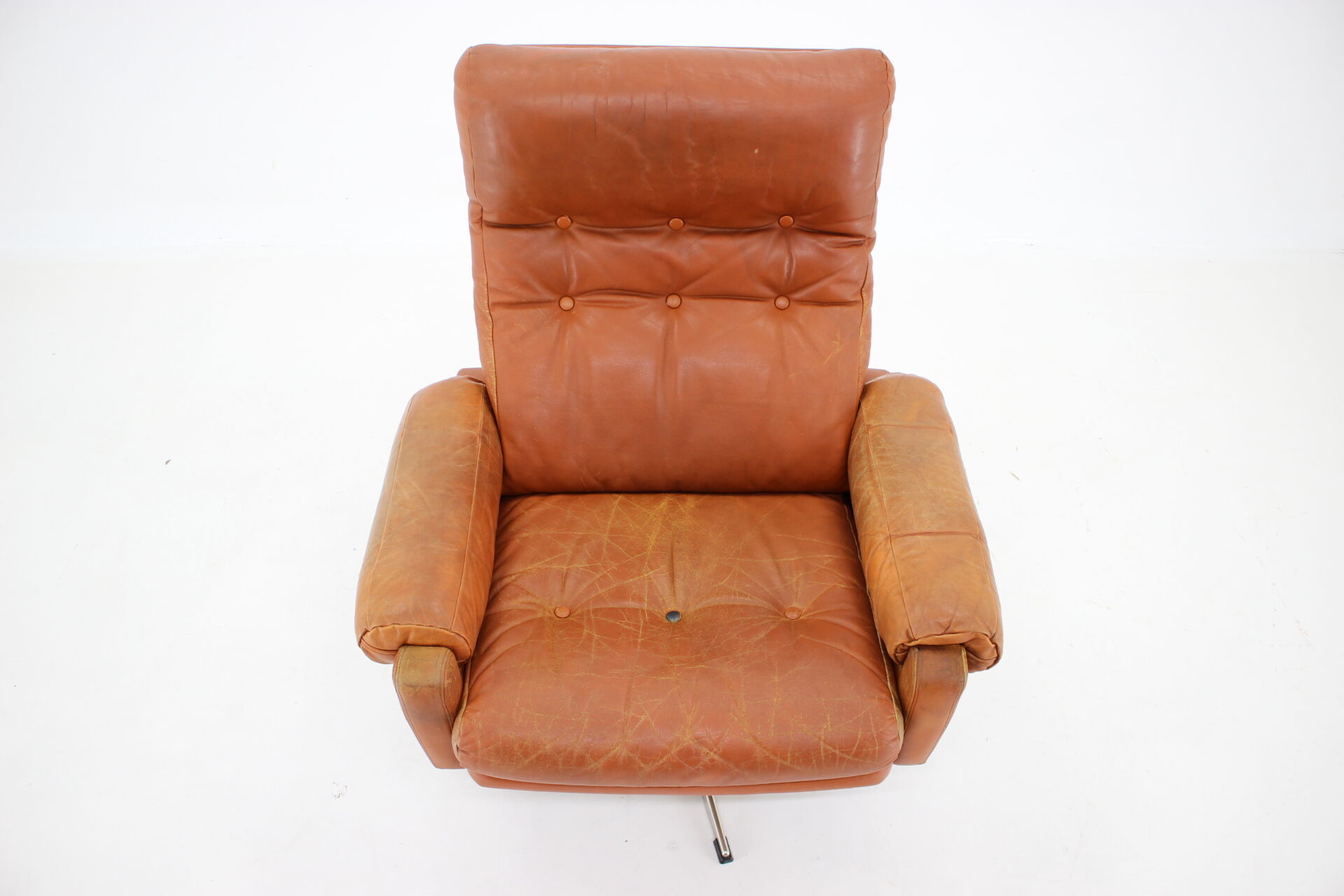 1970s leather swivel armchair by Nili Stoppmobler, Denmark