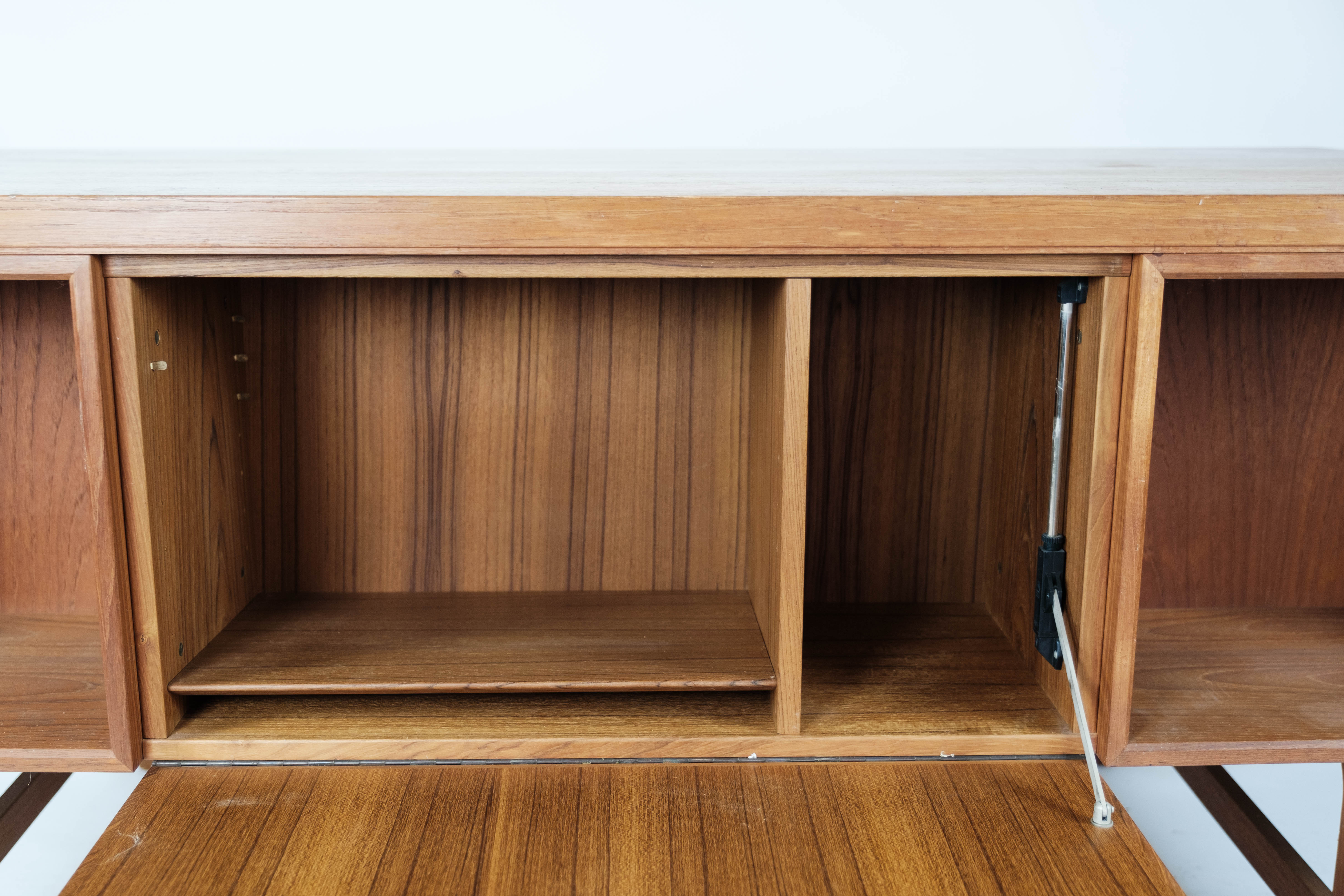 Desk in teak designed by Omann Junior from the 1960s