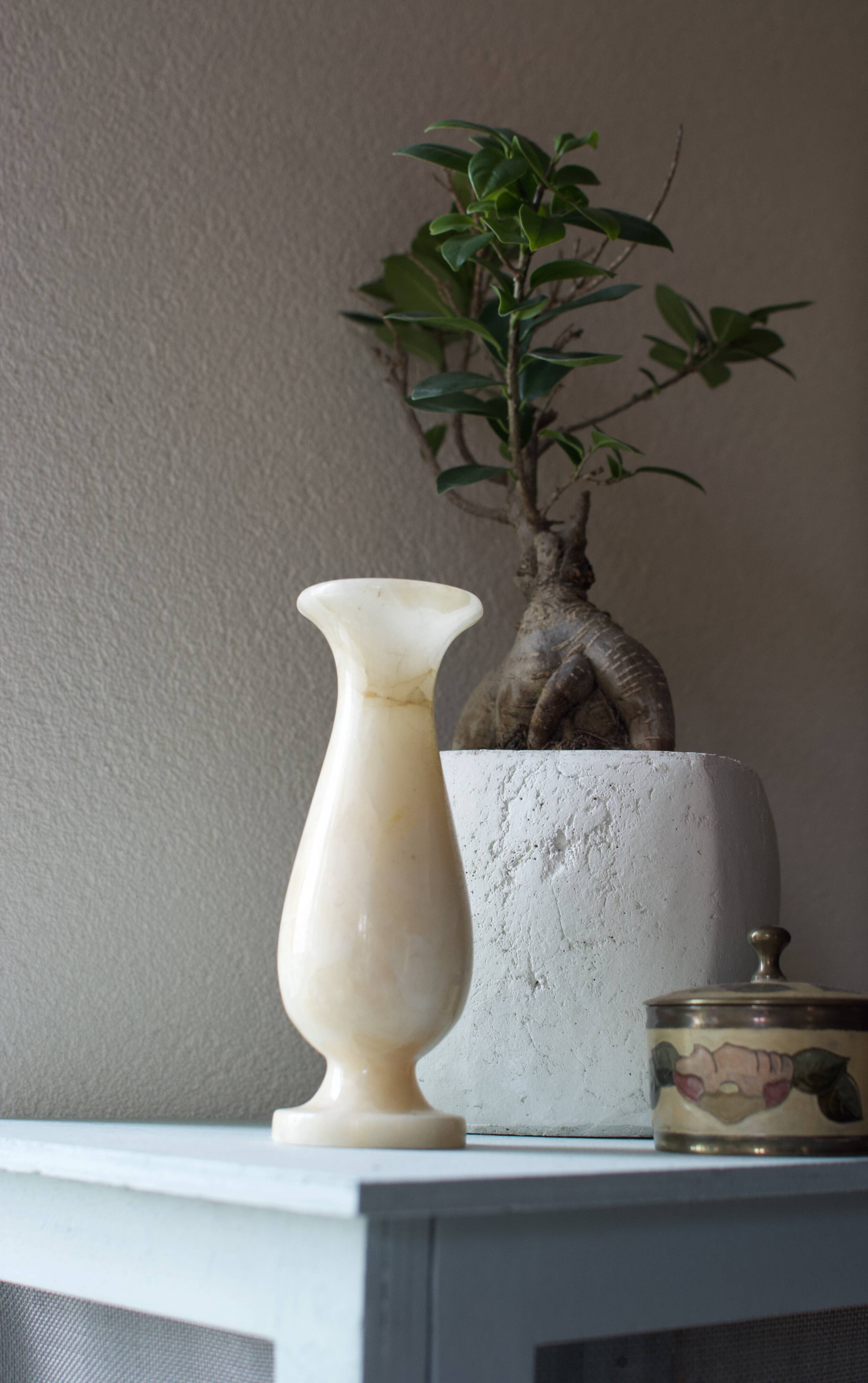 Vase en marbre blanc