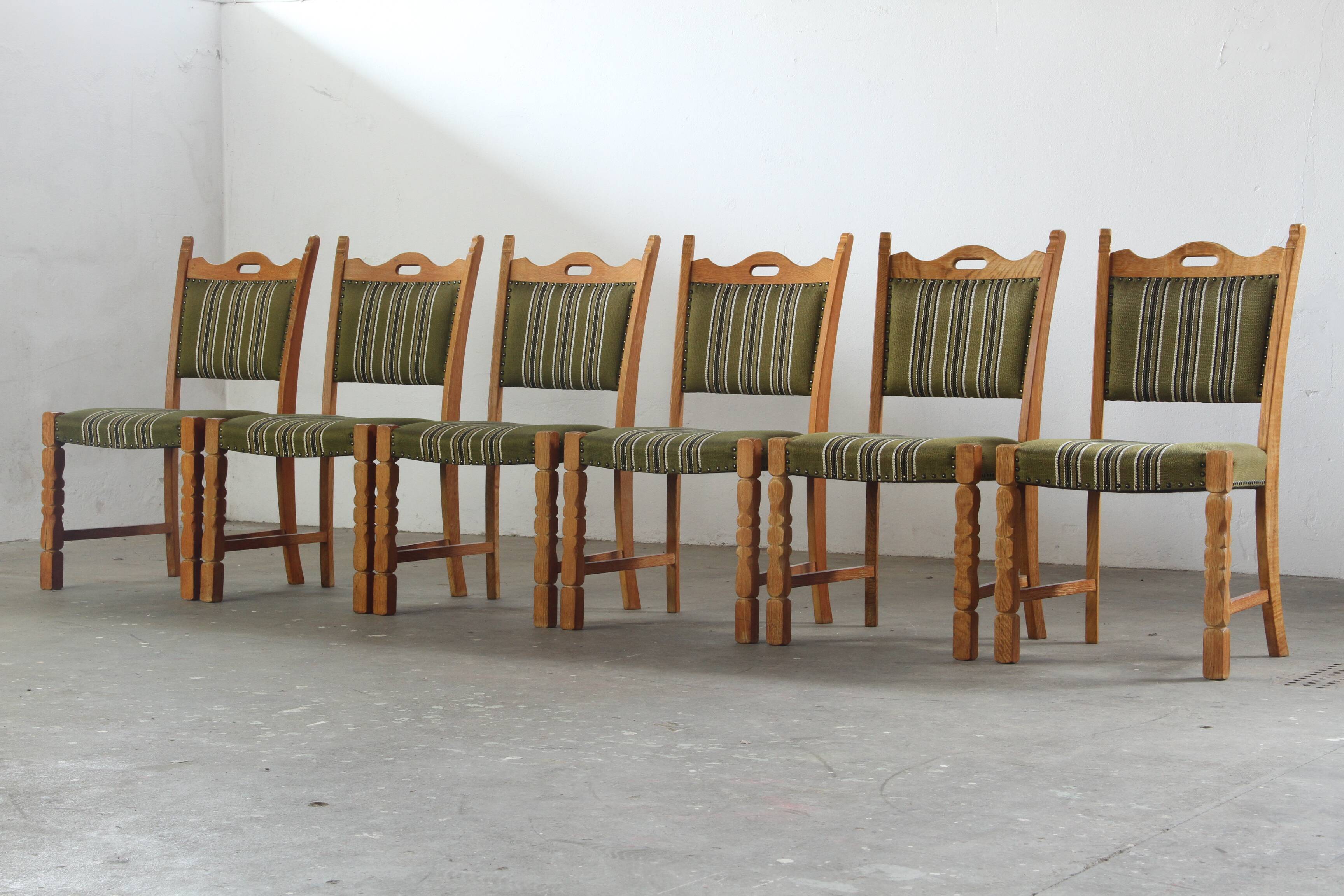 Chaises de salle à manger en chêne danois brutaliste des années 1960 dans le style de H. Kjærnulf