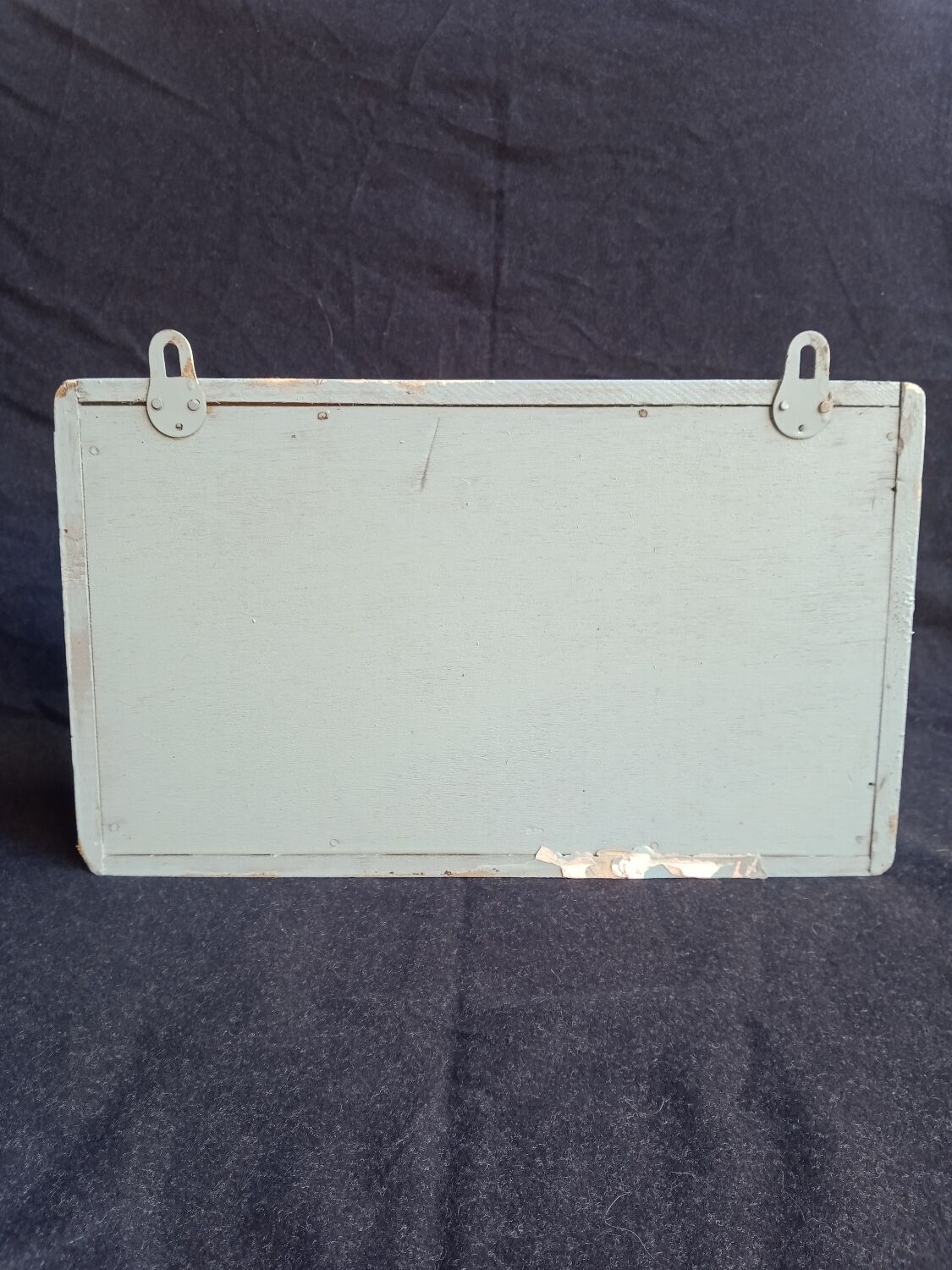 Wall-mounted storage unit with two drawers