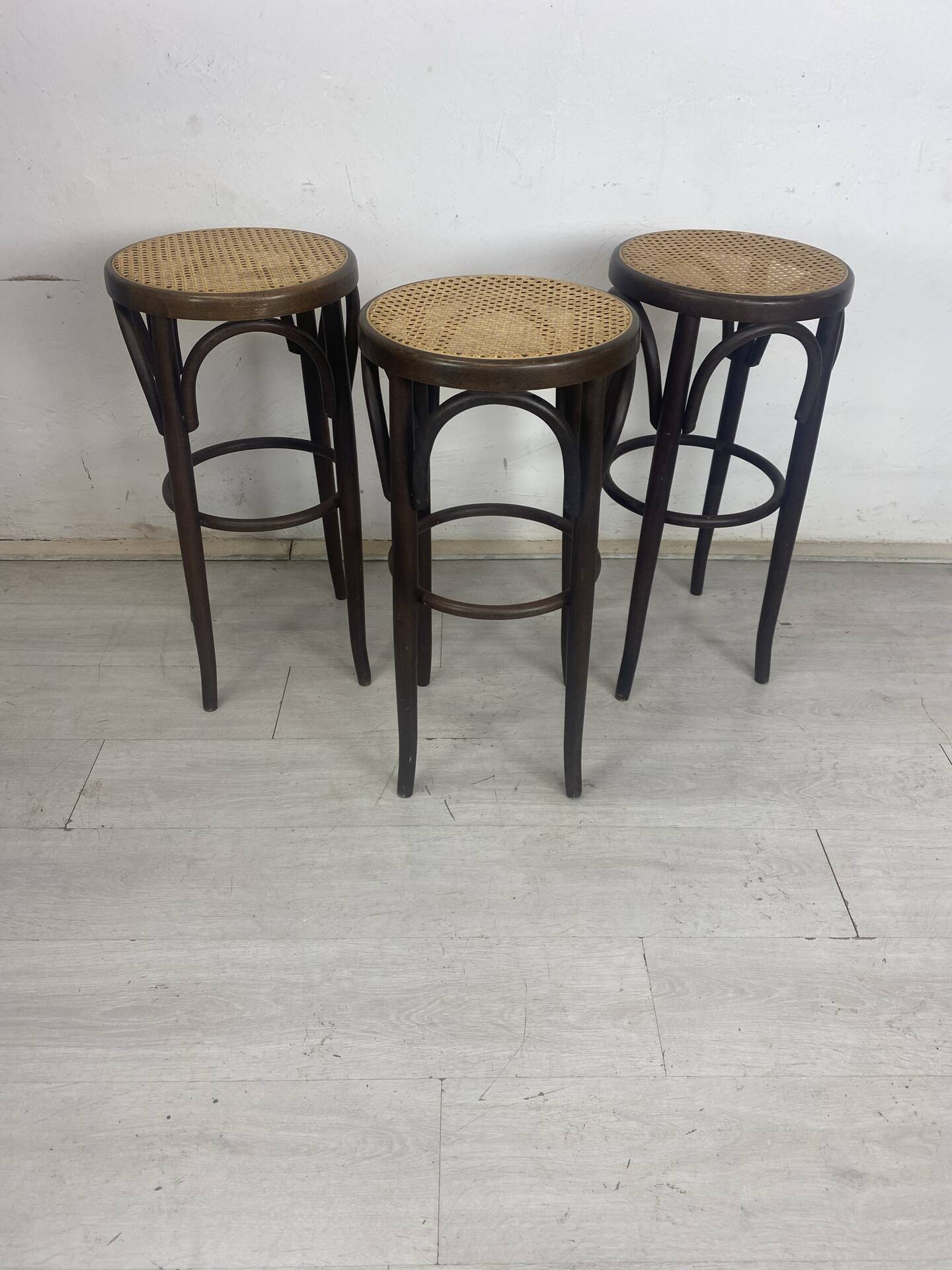 Bar stool