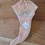 Wall-mounted bouquet holder in Nevers faience - By Amand Hiver