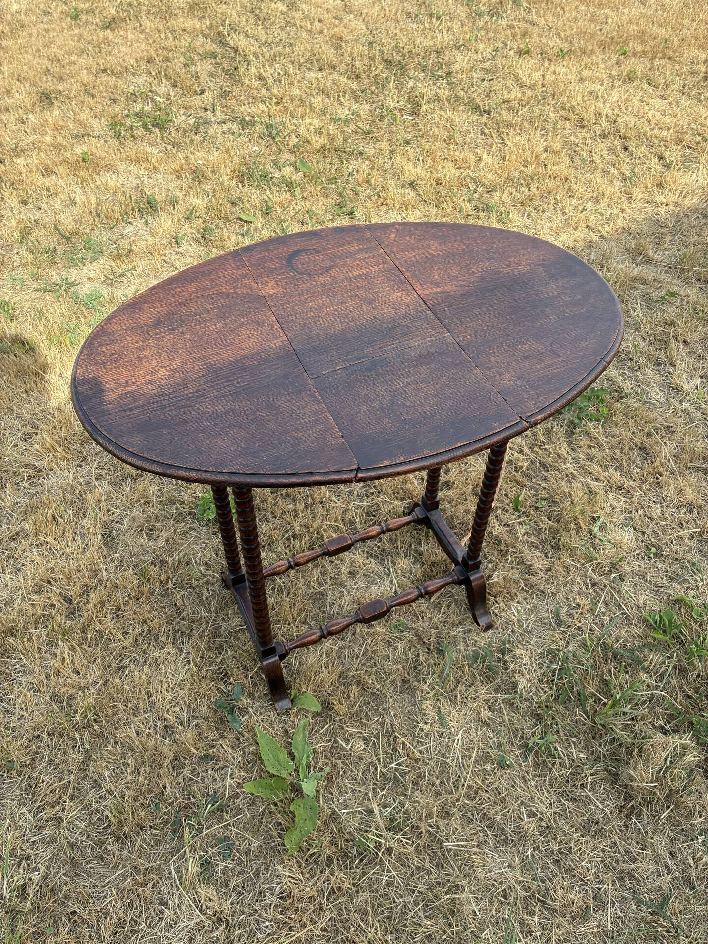 English gateleg folding table