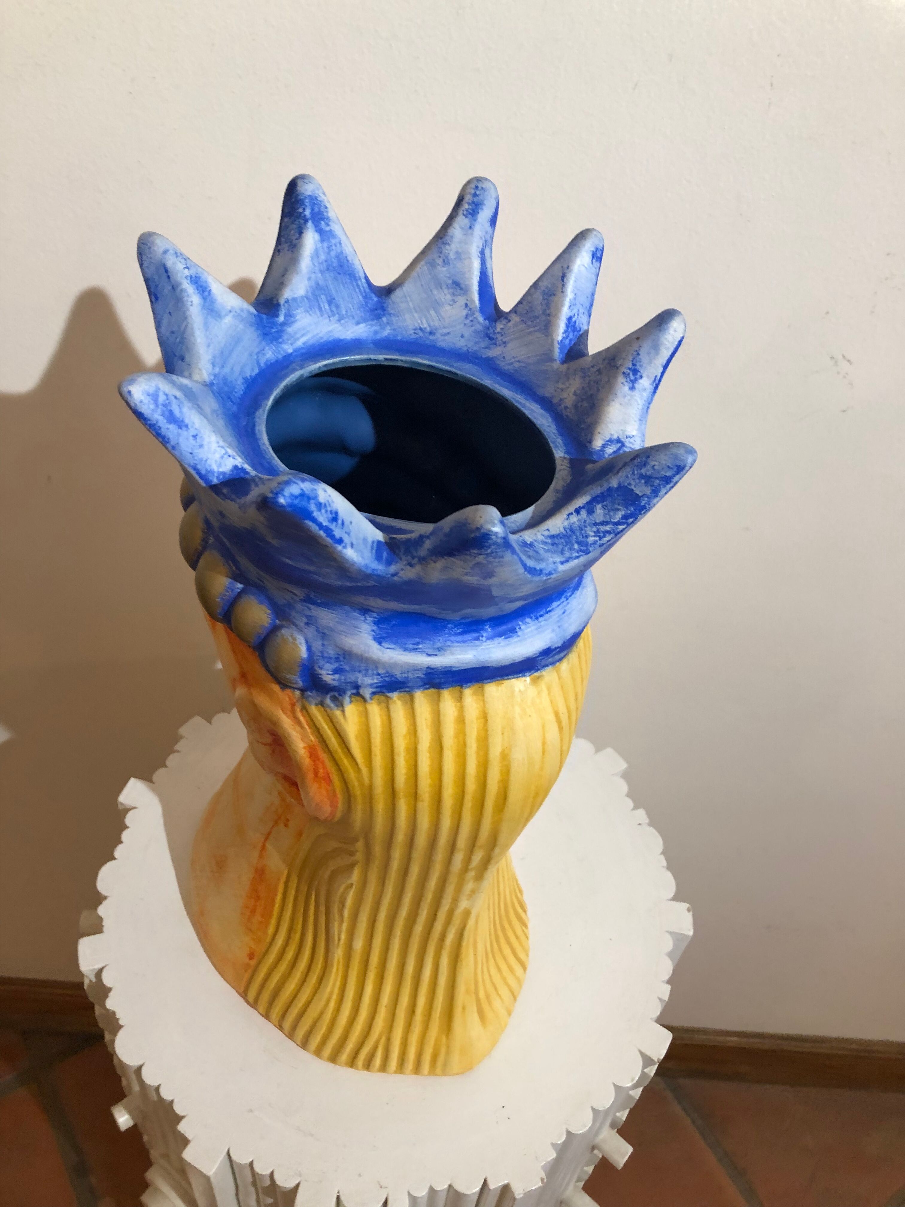 Vase head of a king Saint Clement