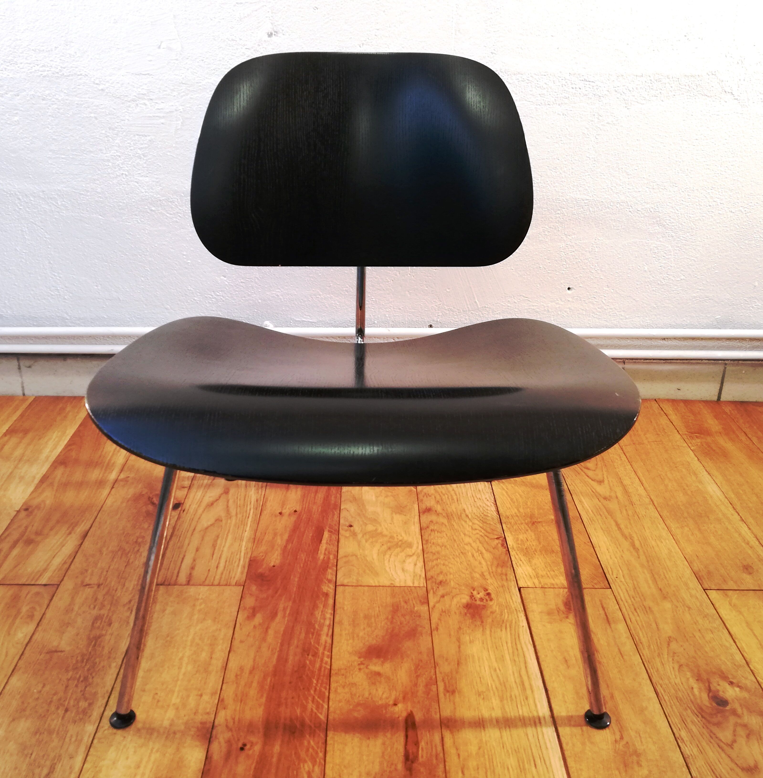 LCM Eames Chair