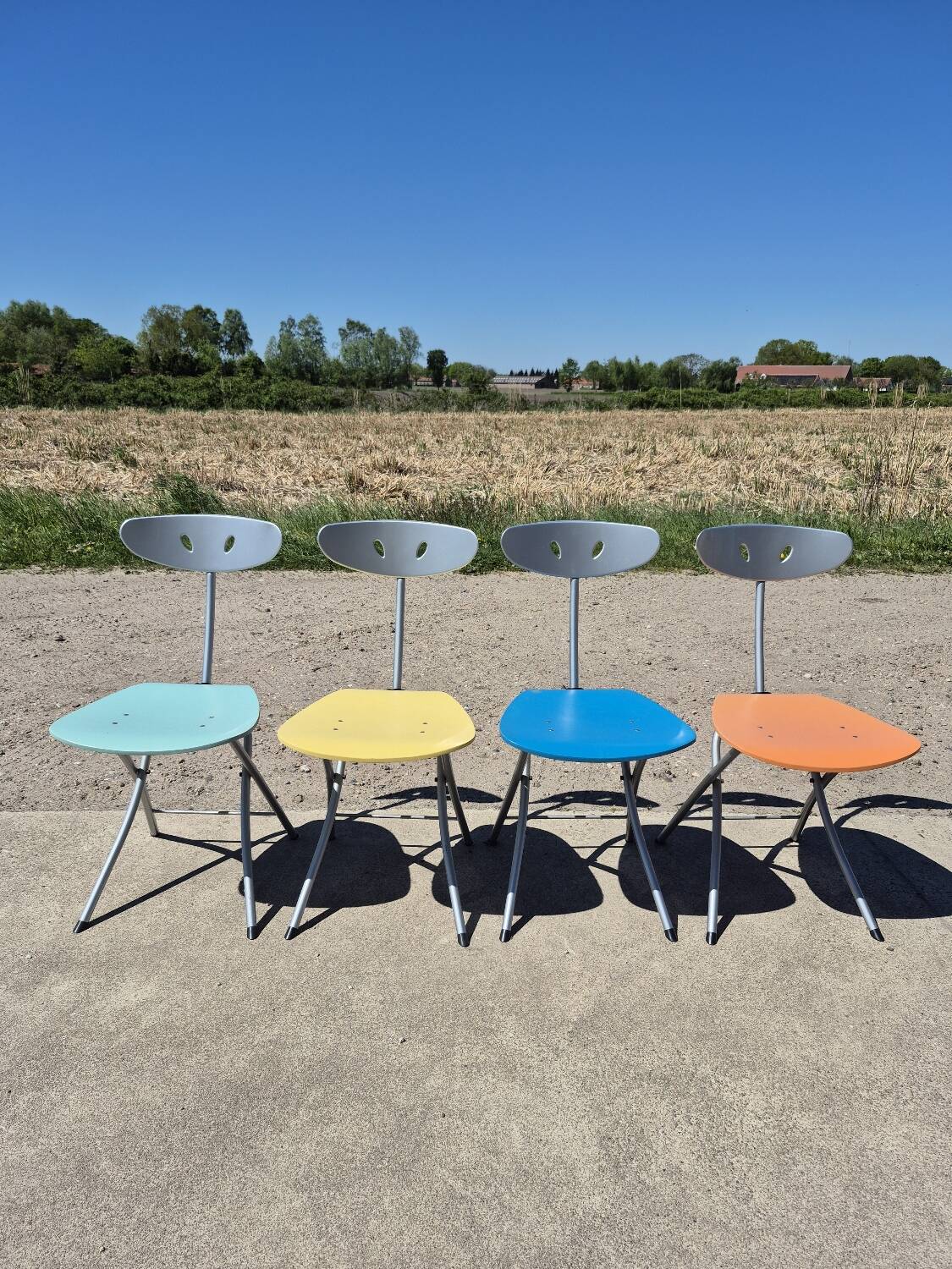 ensemble de 4 chaises pliantes Piu Bonaldo style Memphis