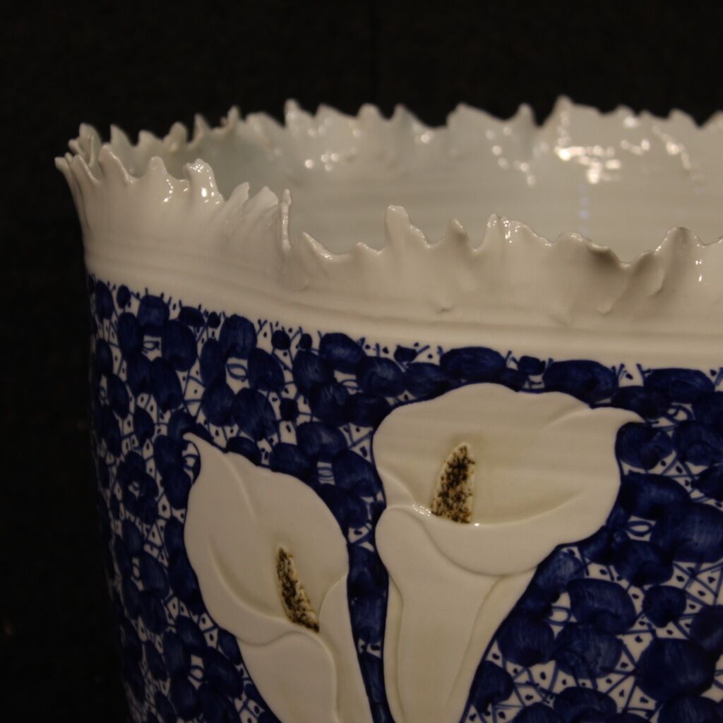 Chinese vase from the early 21st century