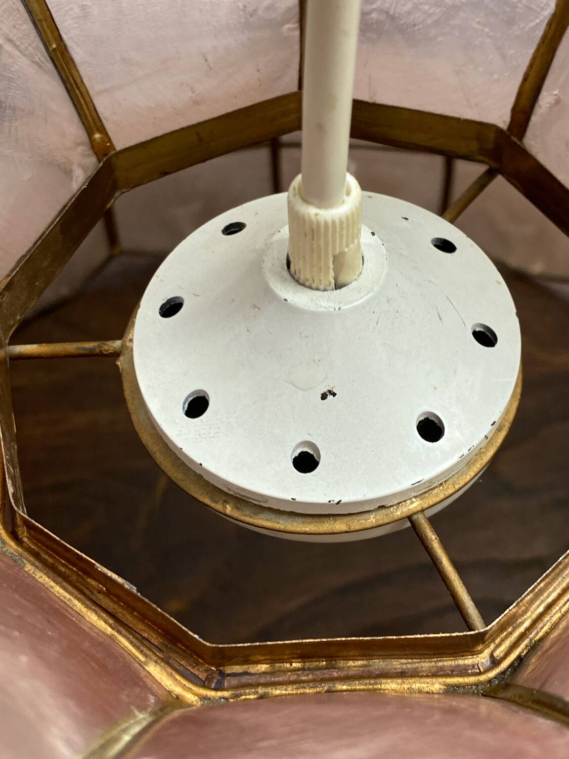 Suspension en nacre et laiton, années 70