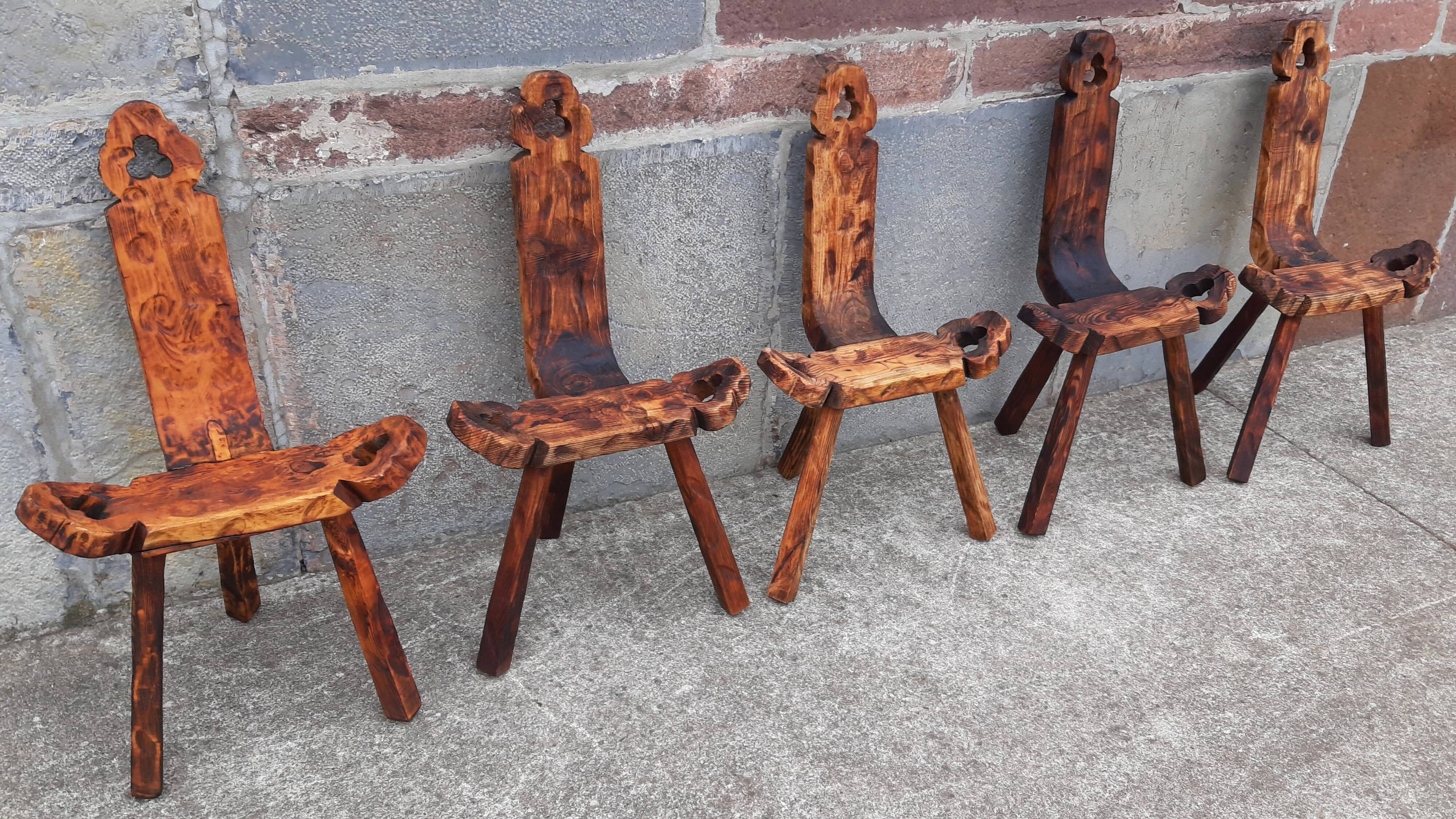 Set of 5 wooden tripod chairs