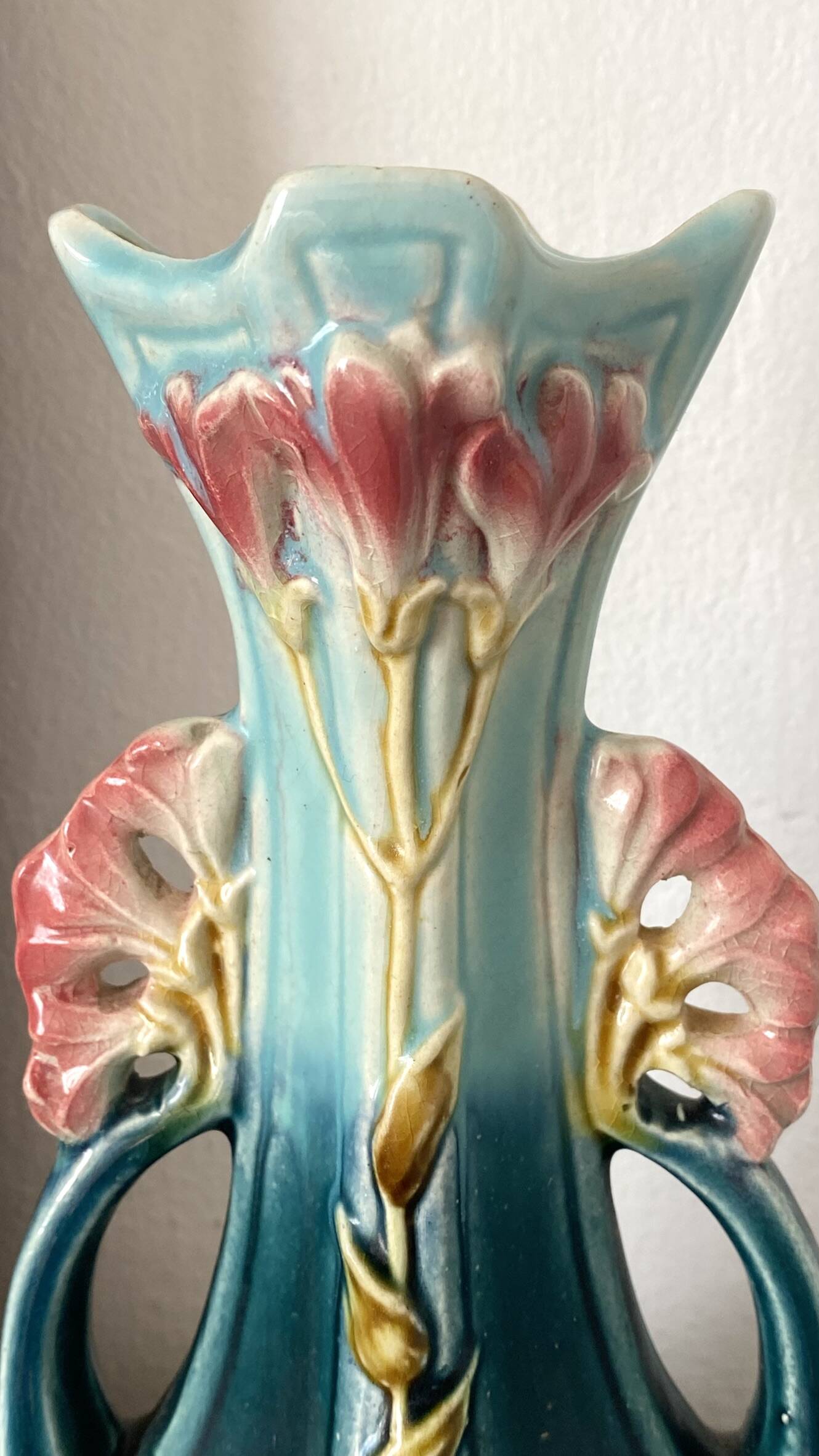 Art Nouveau slipware vase 21 cm