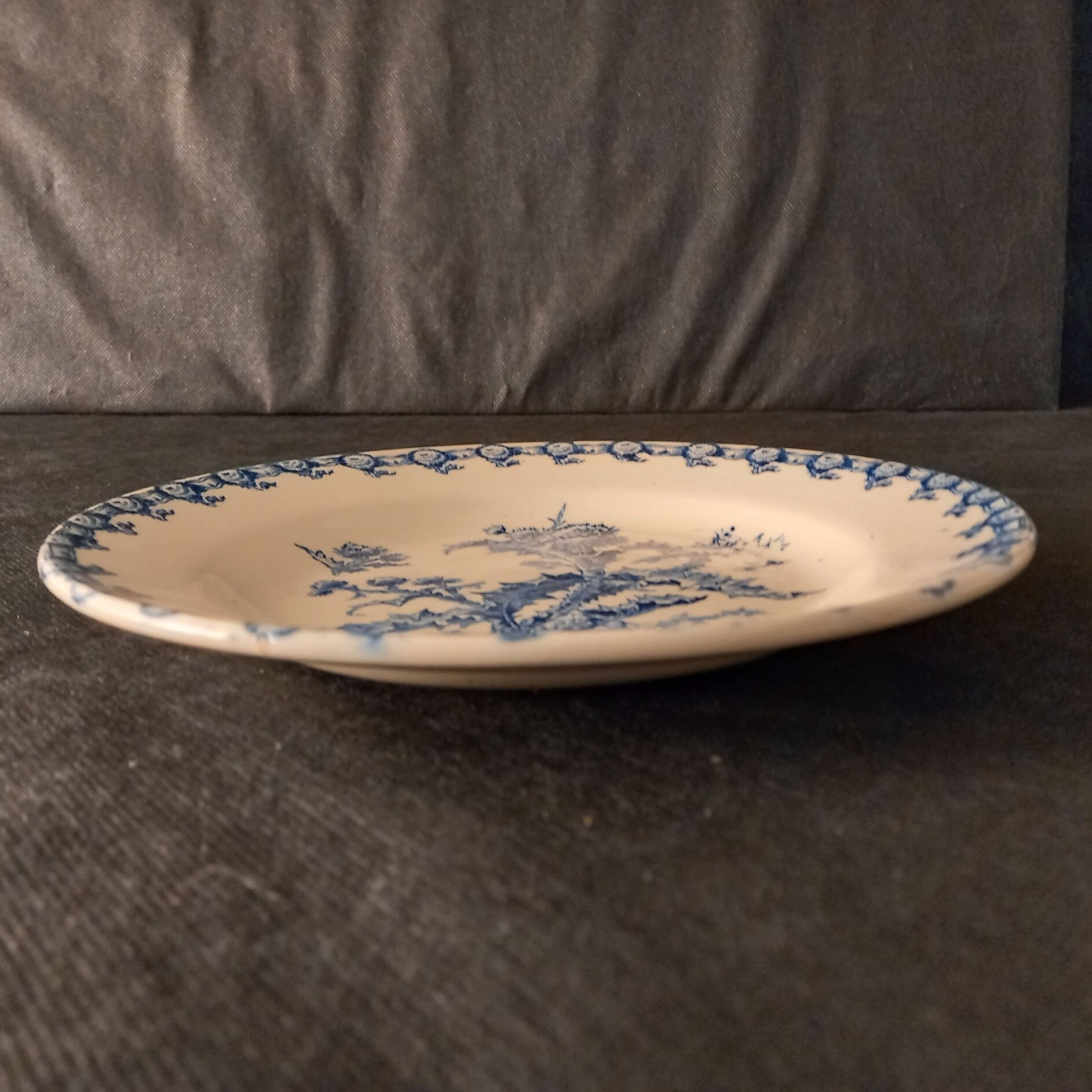 Plate Model thistles - Porcelain Opaque earthenware from Gien