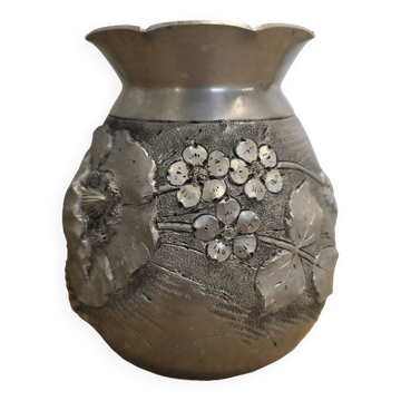 Art deco aluminum vase signed M, Montagne