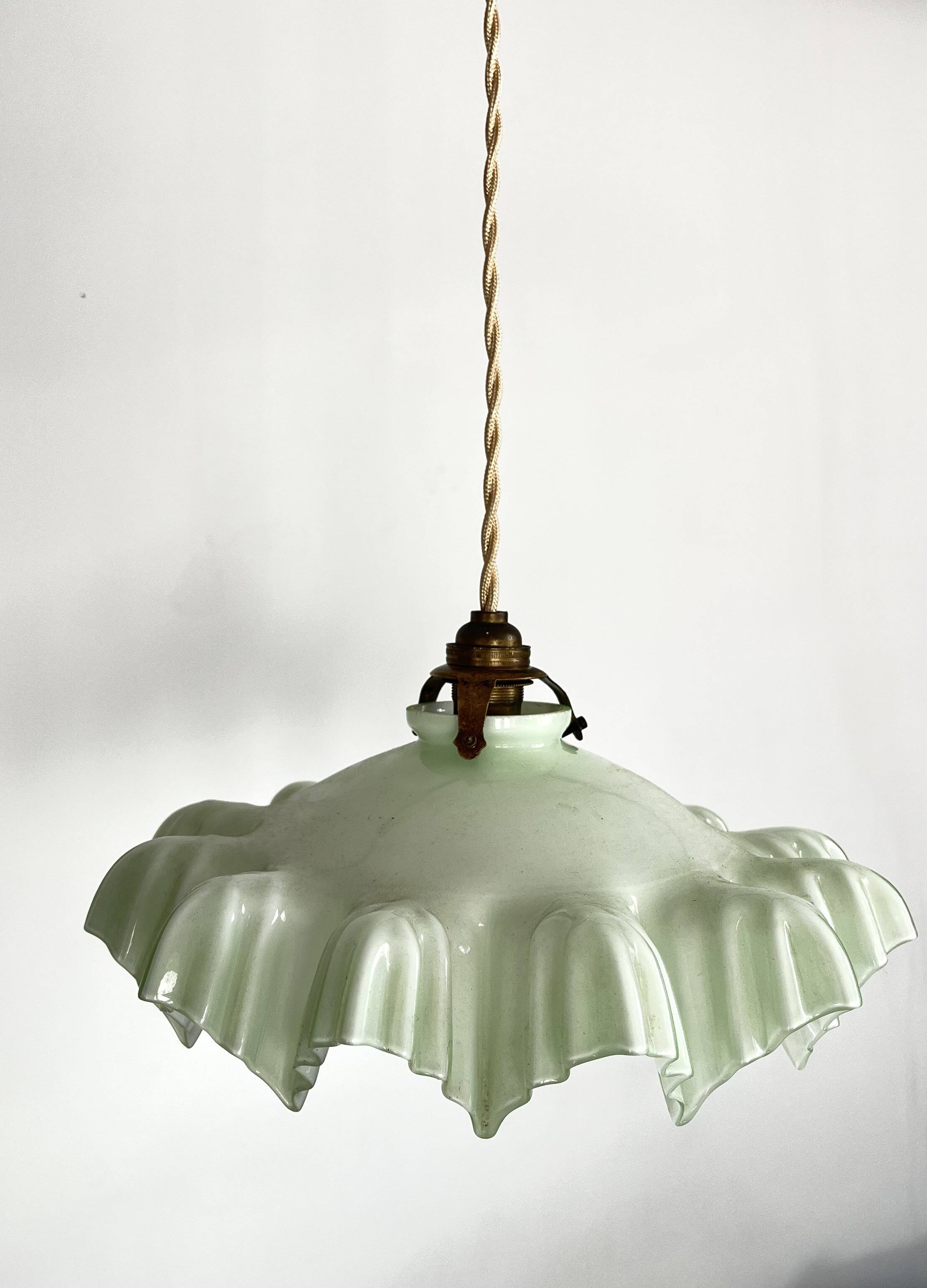 Opaline tray with light mint green ruffles