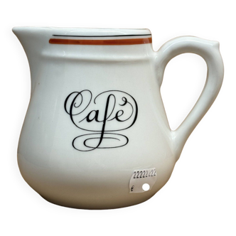 Pot à lait en porcelaine d'Auteuil
