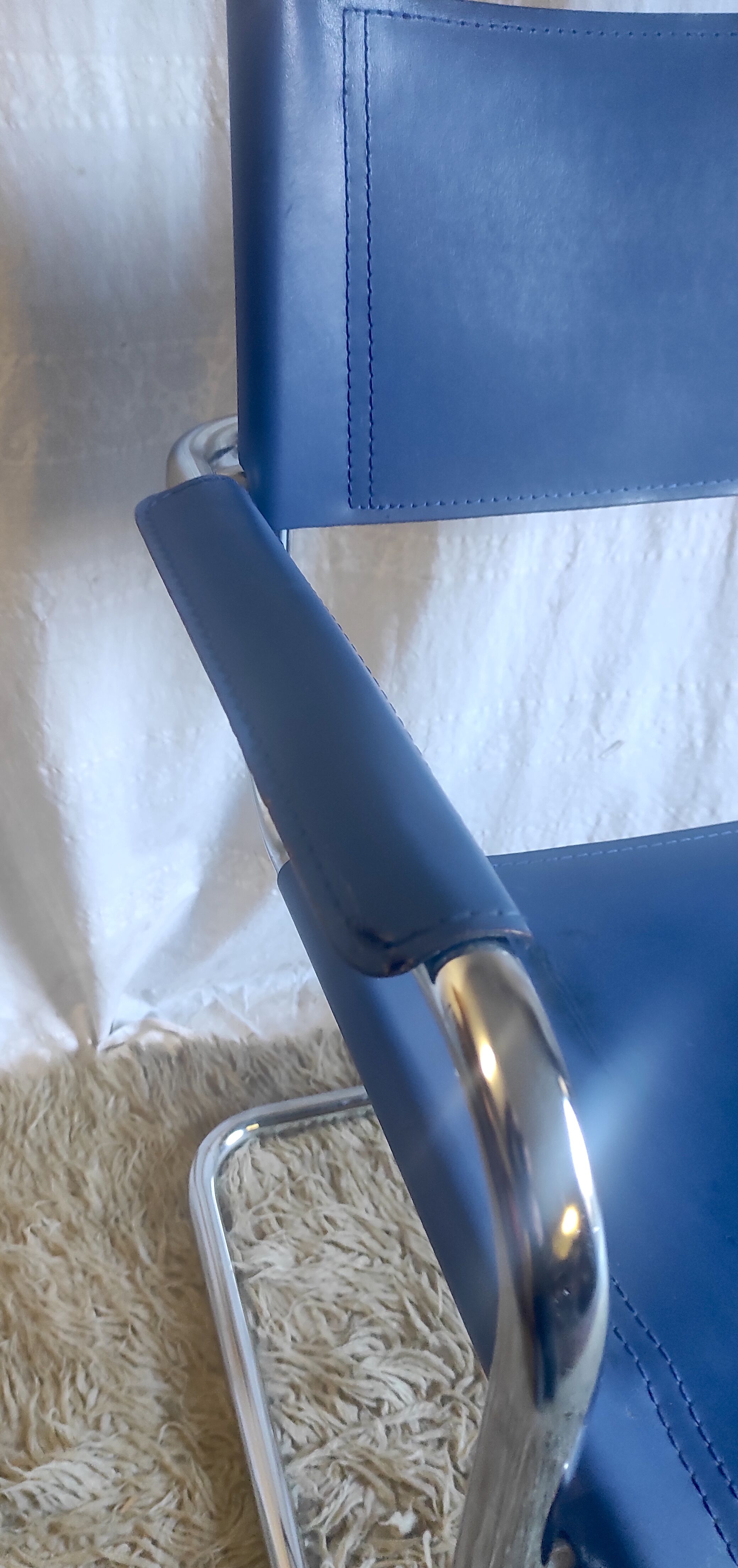 Bauhaus cantilever armchair in blue leather, 80s/90s