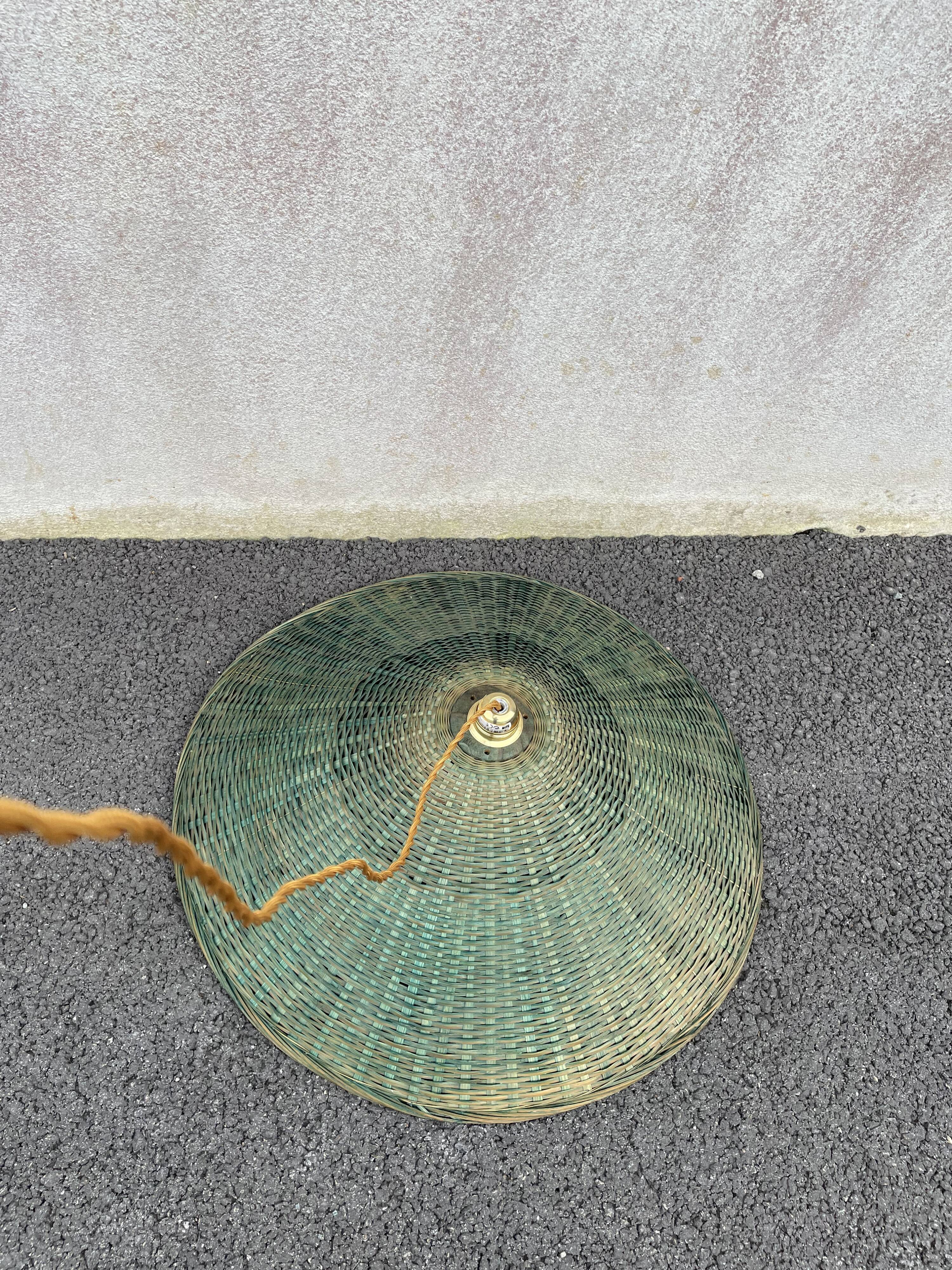 Suspension in green braided rattan