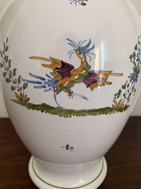 Vase en faïence de Moustiers