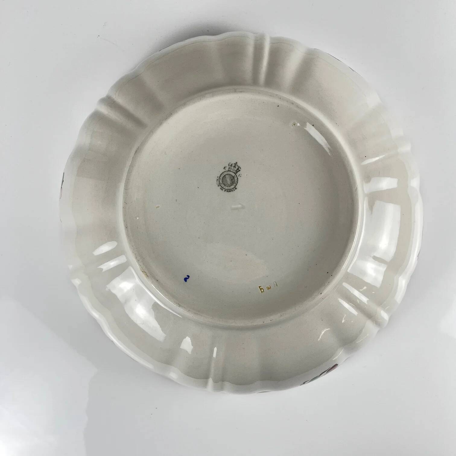 Fluted edge salad bowl model Réverbère by KG Lunéville