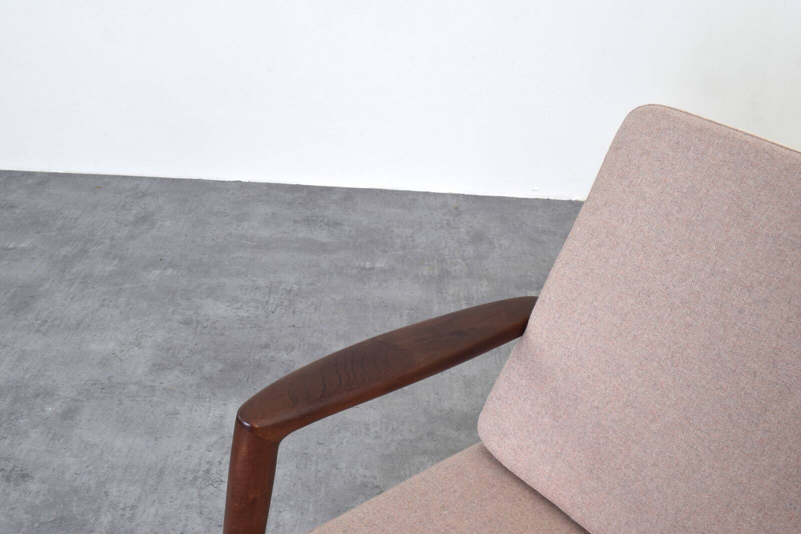 Mid-Century Stefan Lounge Chair, 1960s