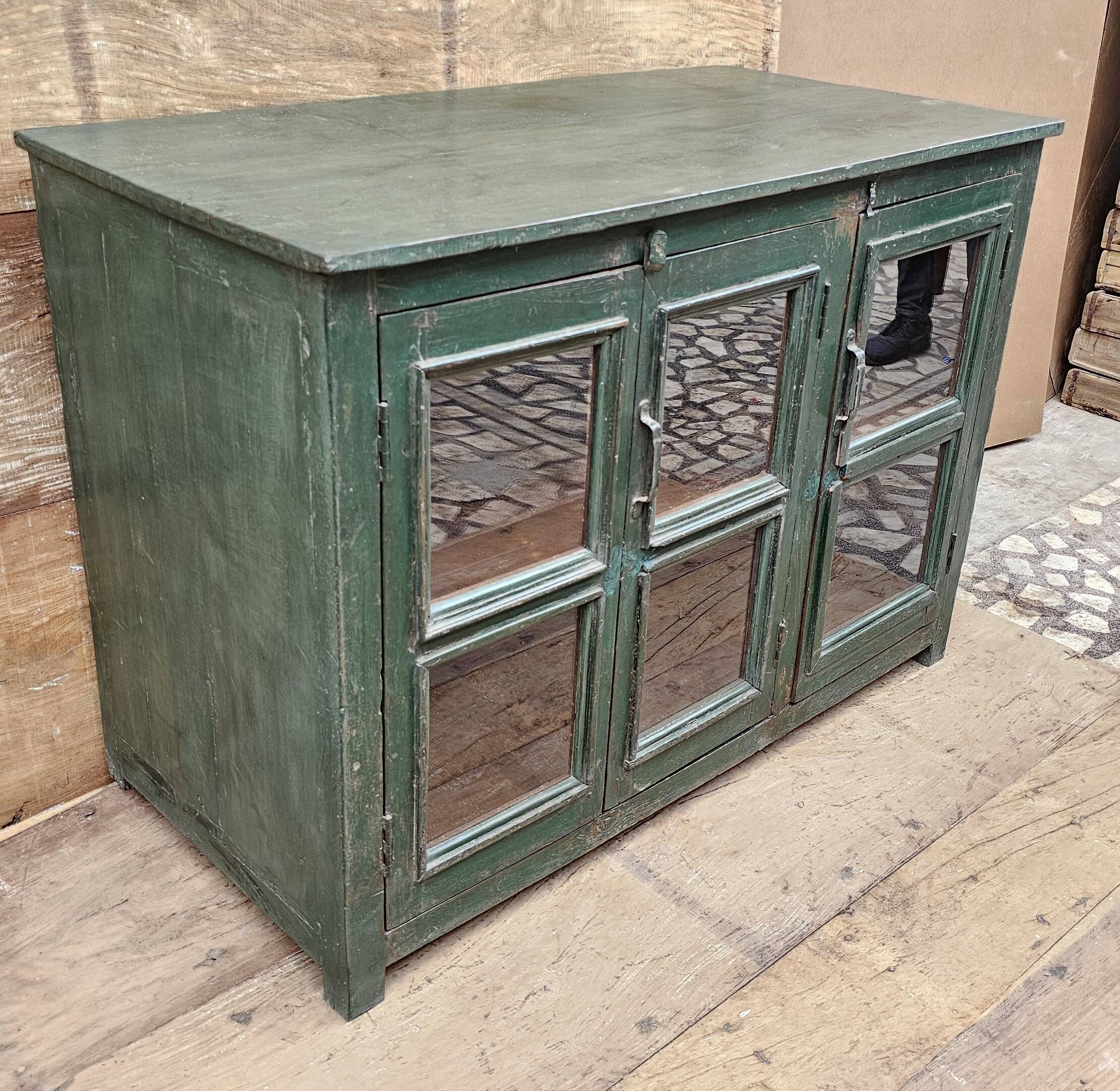 Ancien buffet vitré en teck birman