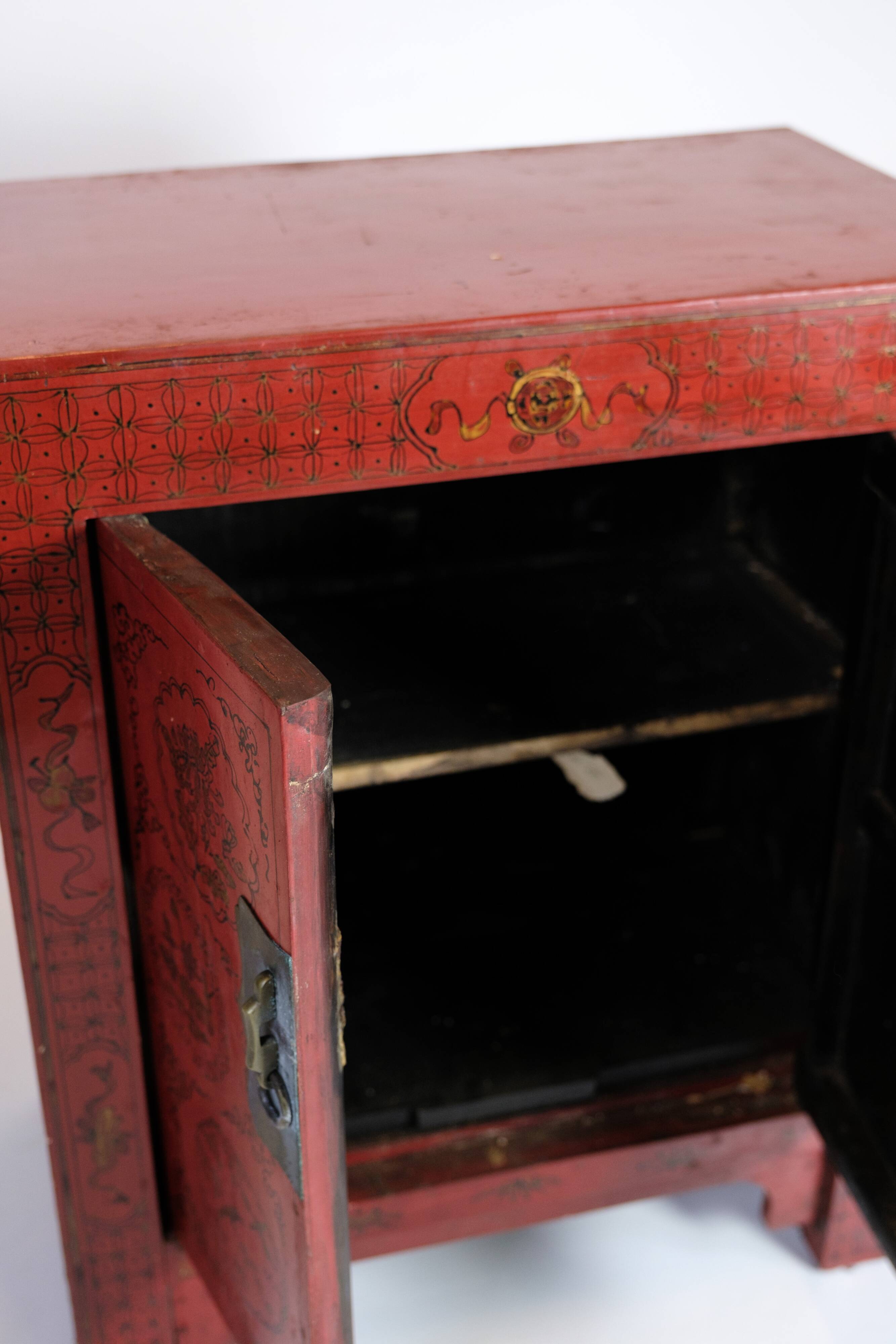Antique Chinese cabinet - original red painted with patterns - patina - brass fittings - 1920s