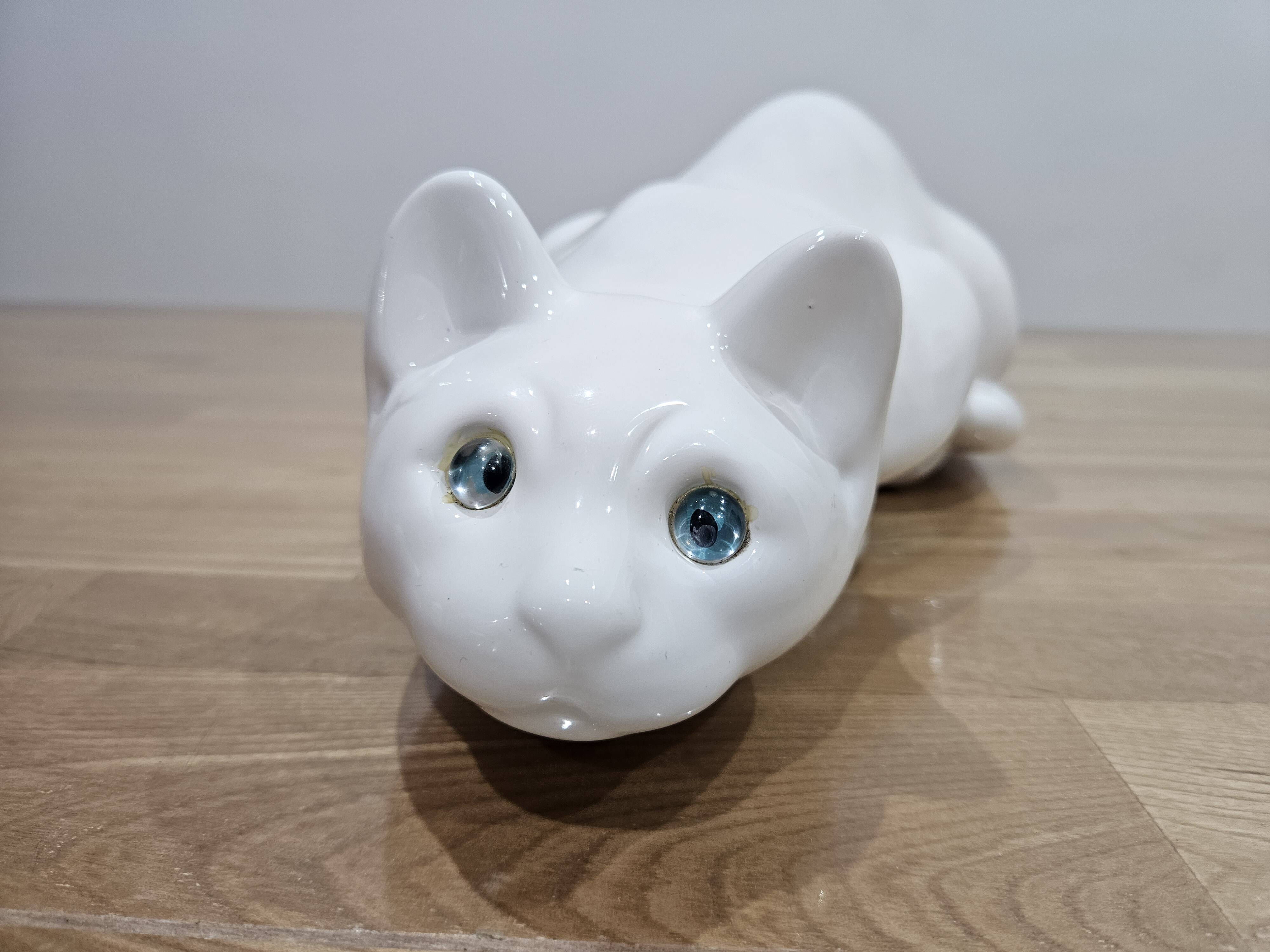 Elpa Alcobaca Portugal Ceramic White Cat Blue Glass Eyes, 1980s