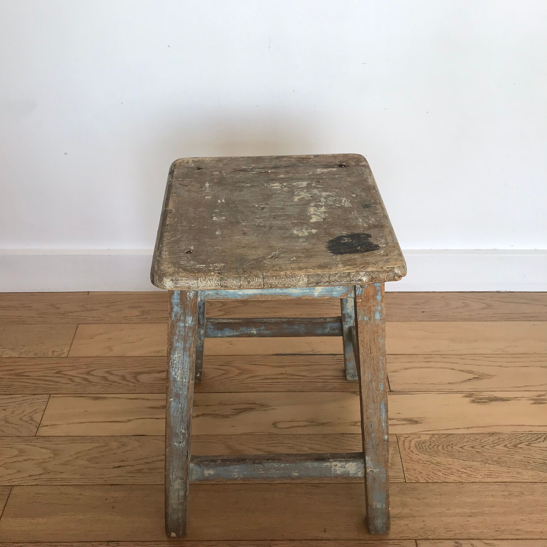 Vintage wooden painter's workshop tabouret