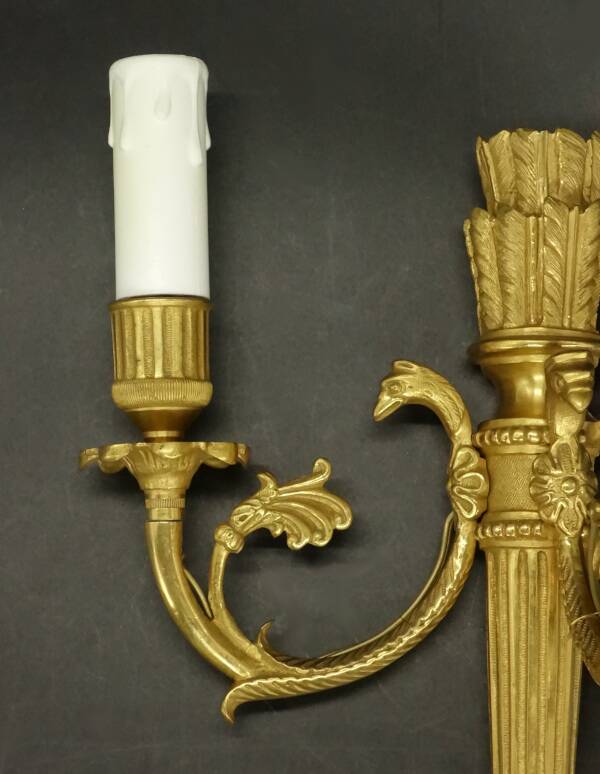 Pair of wall sconces, quiver and eagle heads, Louis XVI style - gilded bronze