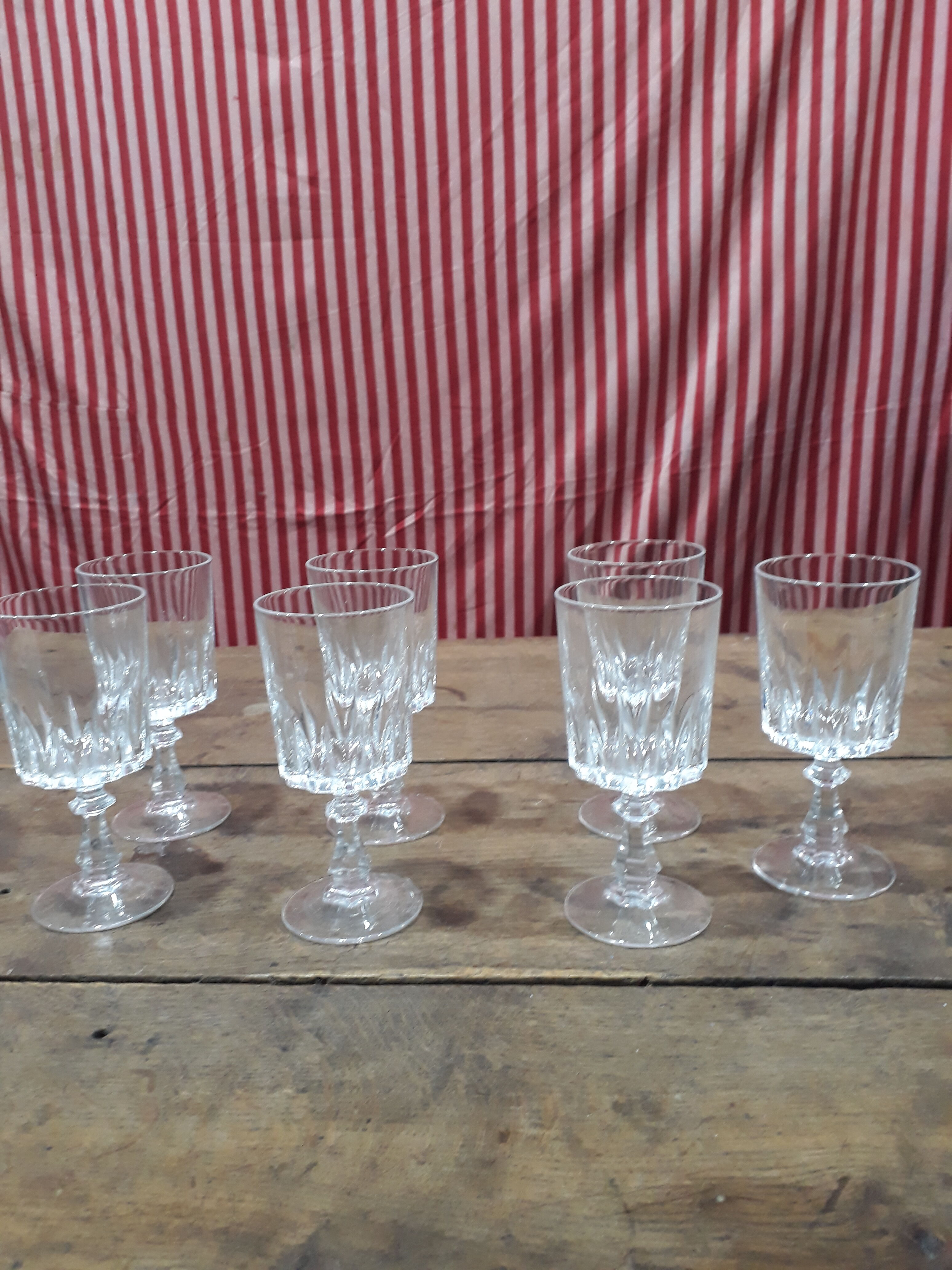 7 Arques crystal wine glasses