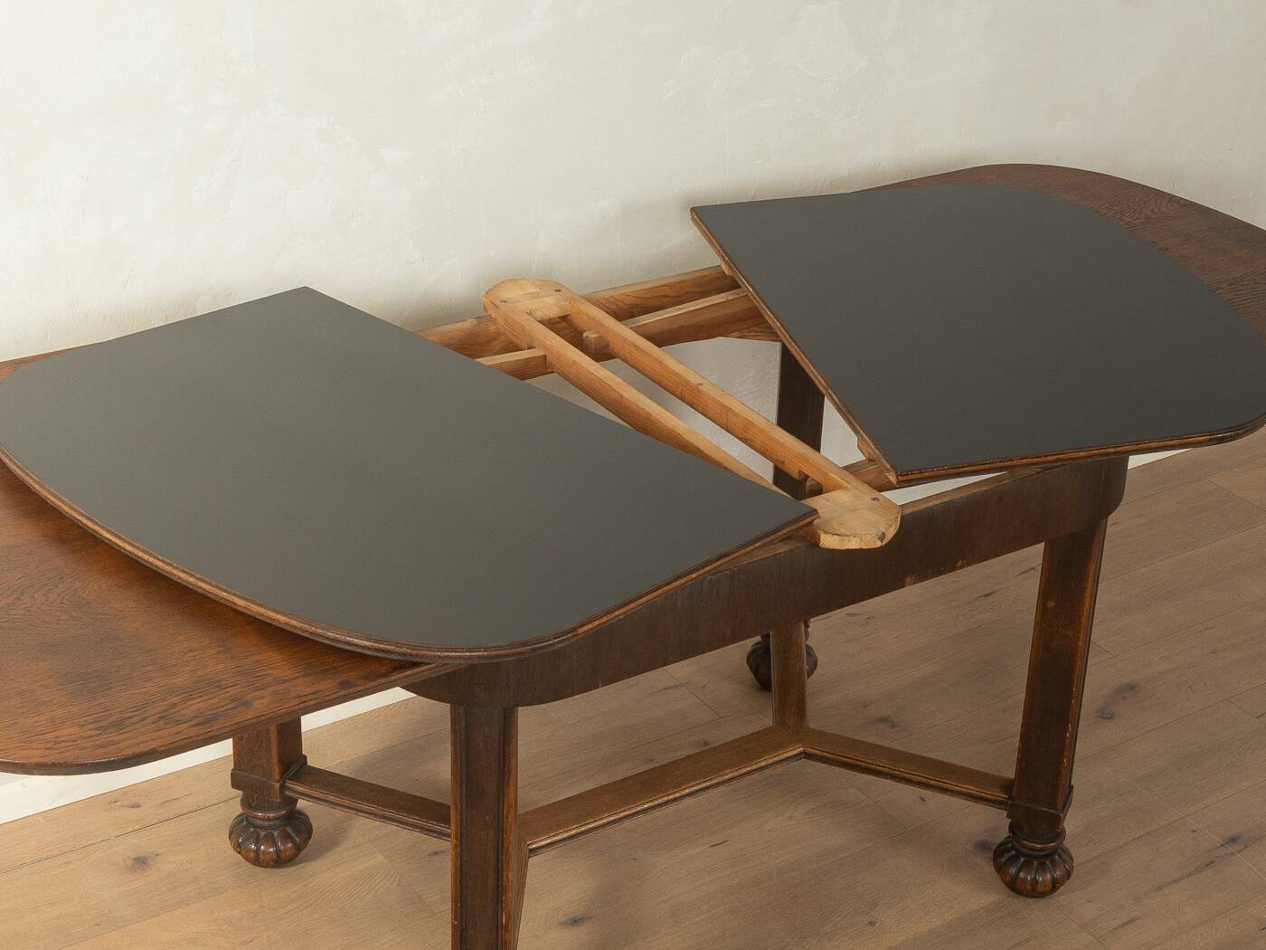 Table à manger au caractère unique des années 1920