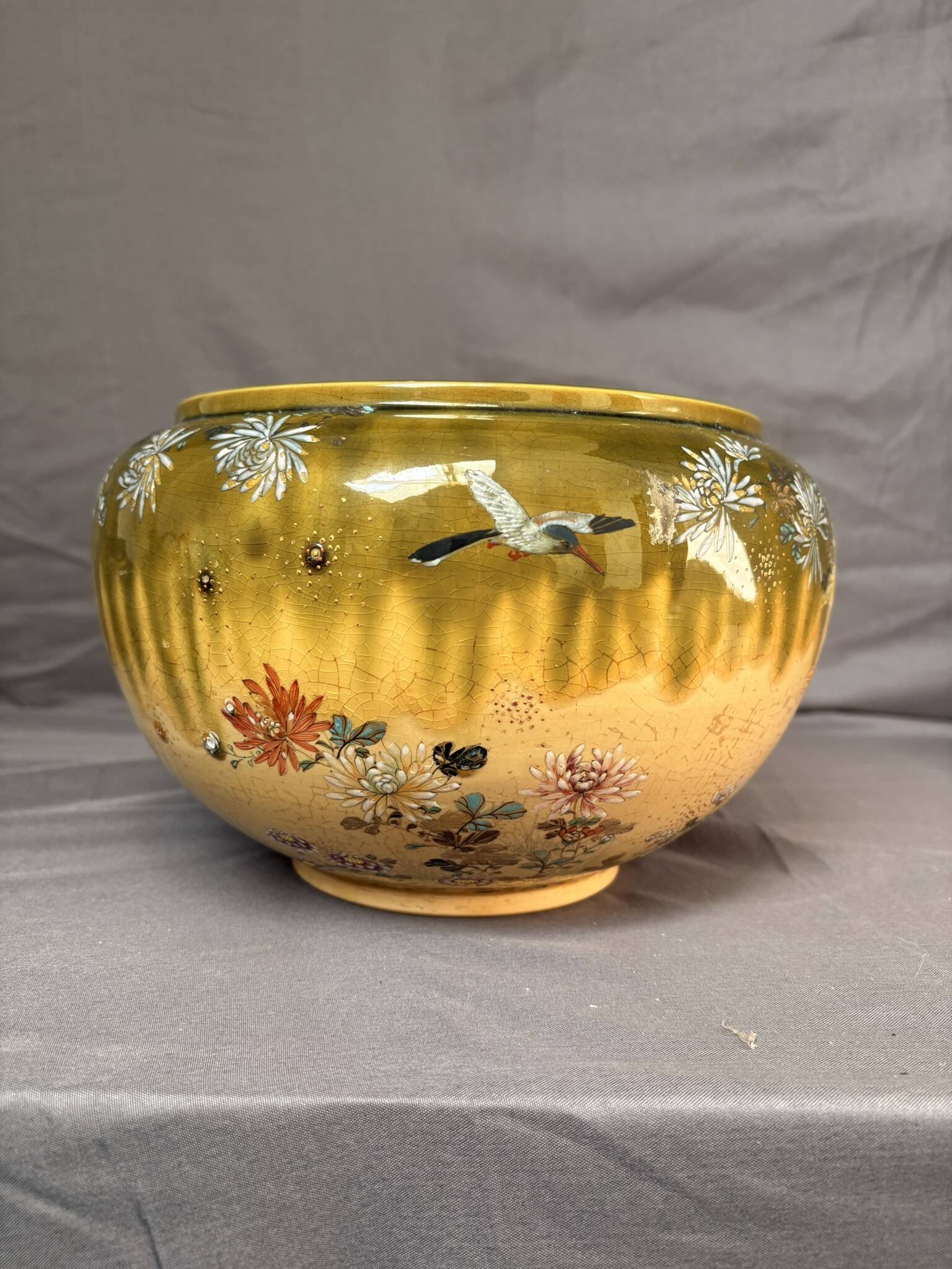 Planter, Japanese ceramic cache-pot in green, decorated with birds and flowers, Kobe Shuzan Satsuma Meiji.
