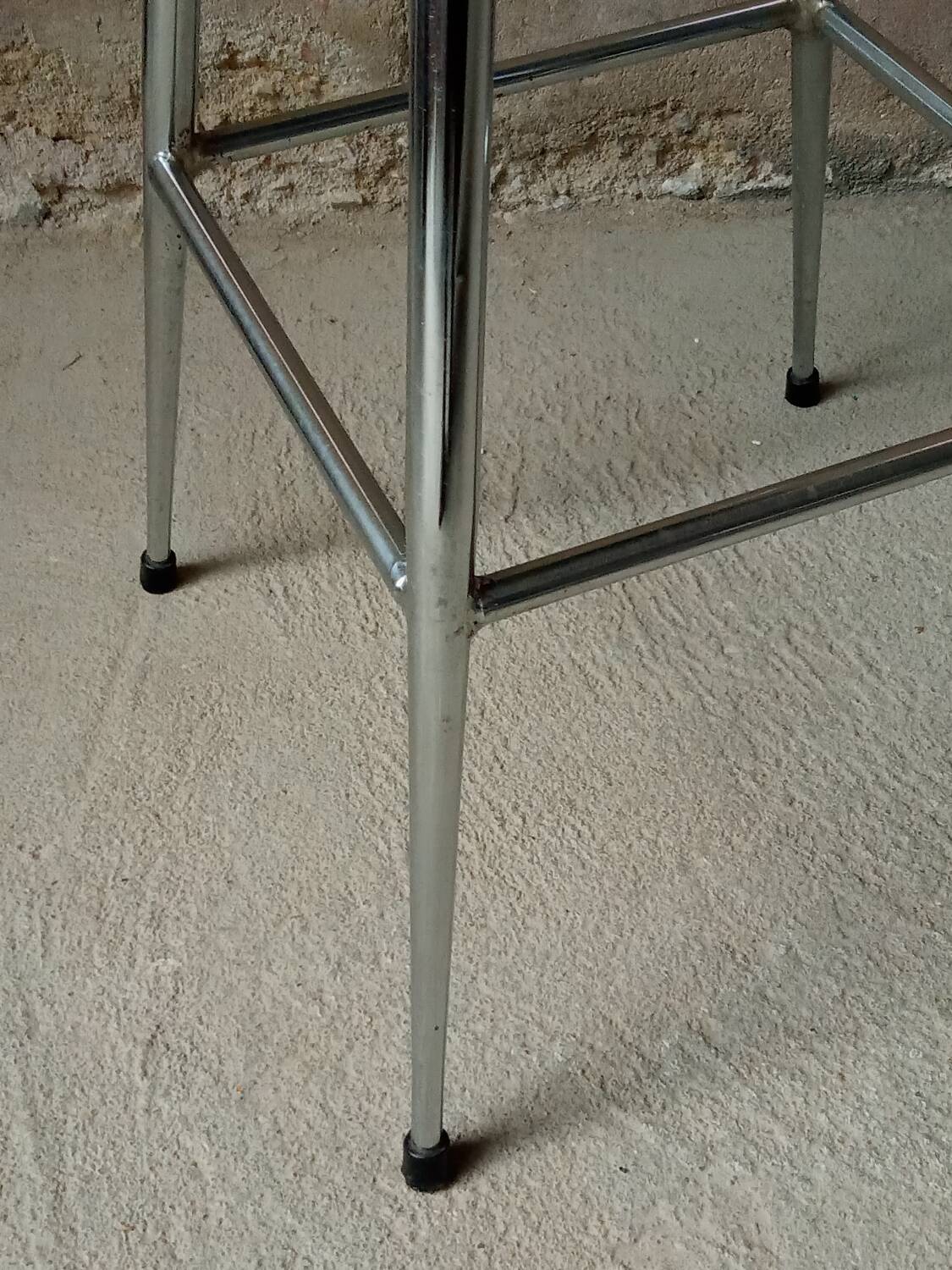 High leatherette stool