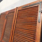 Set of 3 louvered shutters