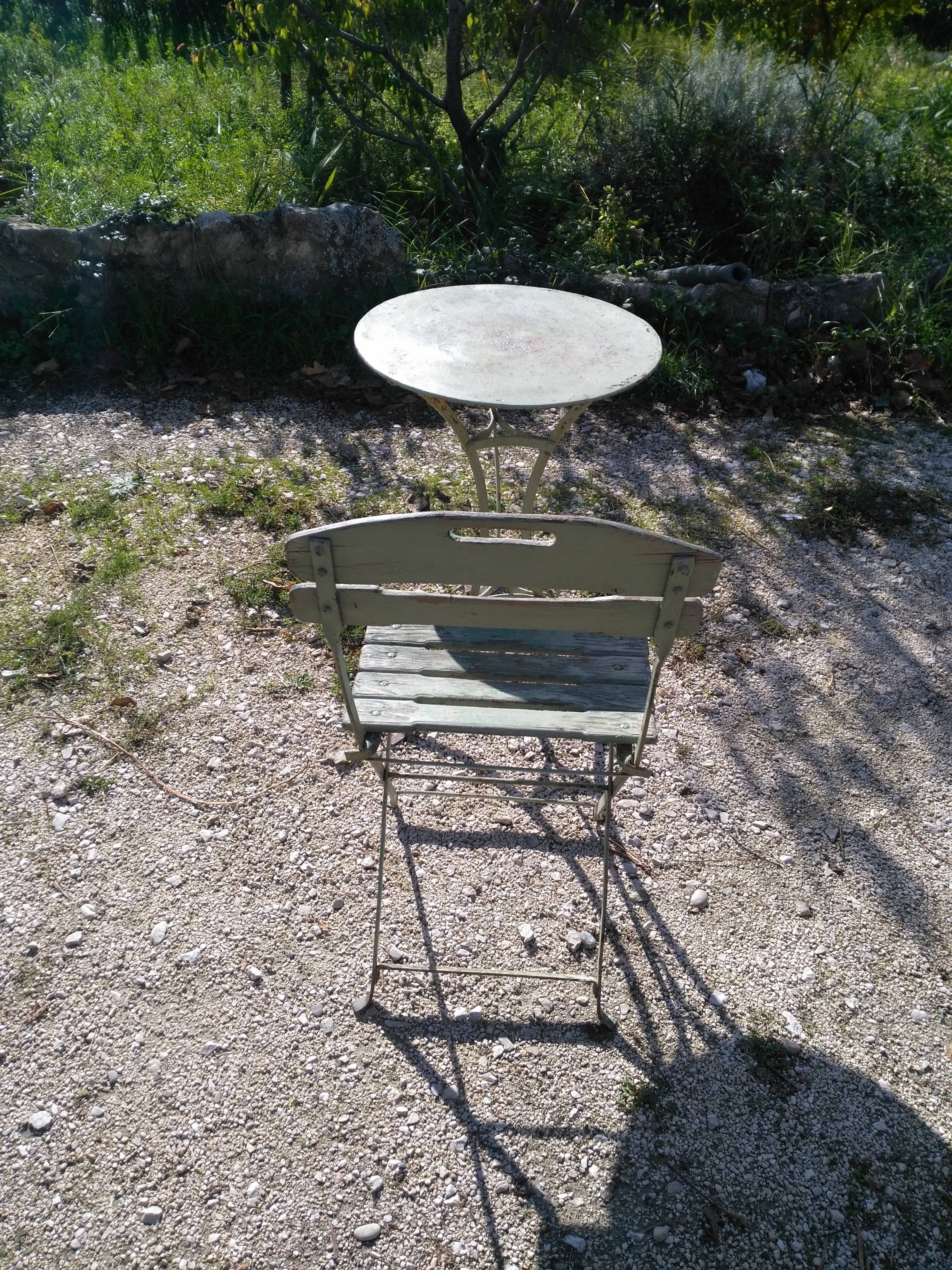 Bistro chair and table
