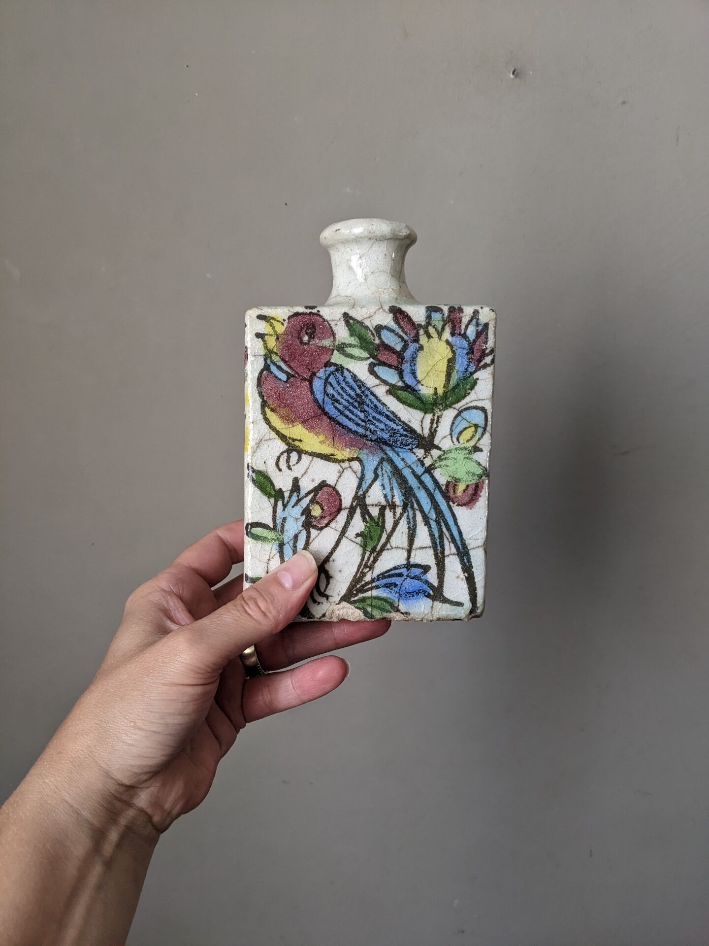 Vase iznik Perse décor floral peint à la main