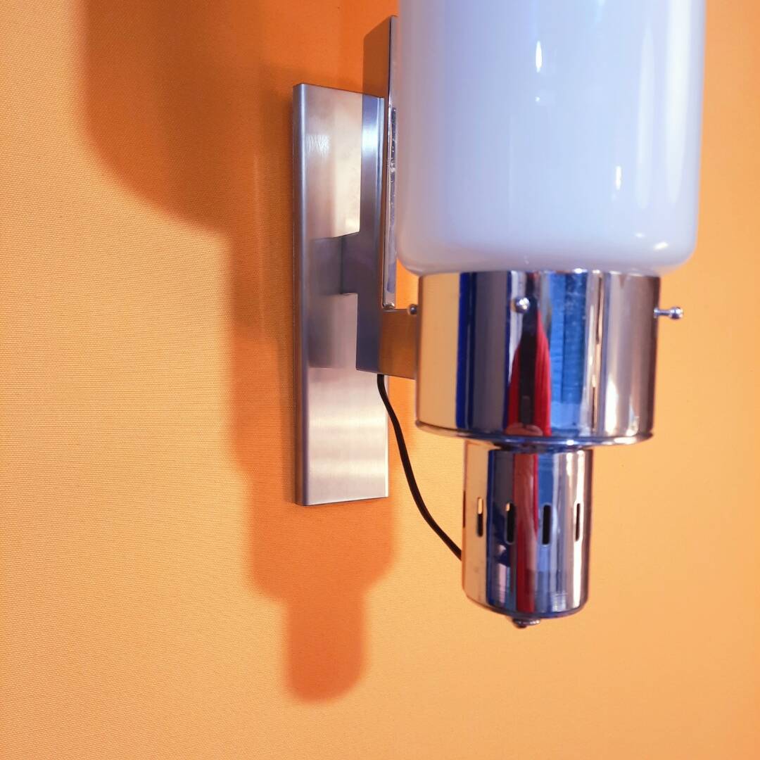 Flambeau light fixture in white opaline Murano glass, Circa 1970