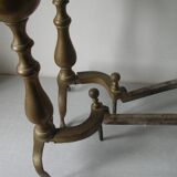 Ancienne paire de chenets articulés en laiton et métal 48 cm accessoire cheminée