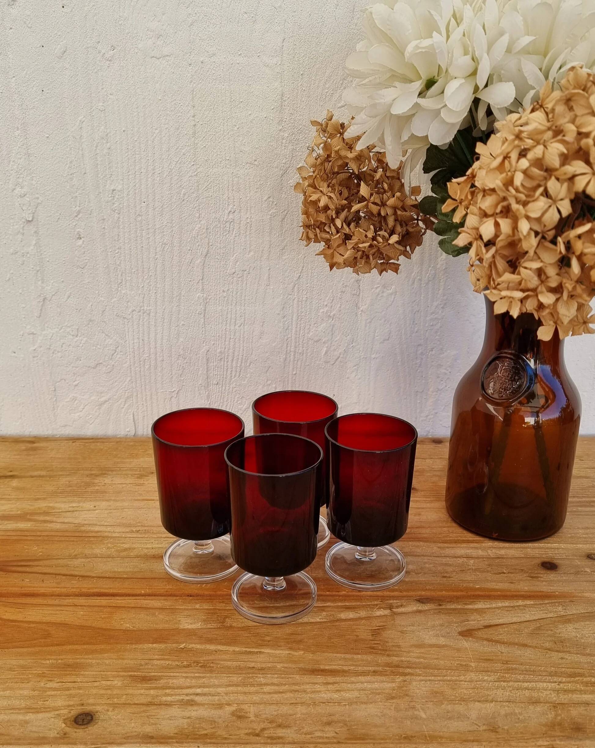 Lot de 4 verres à pied rouges Luminarc modèle Suède