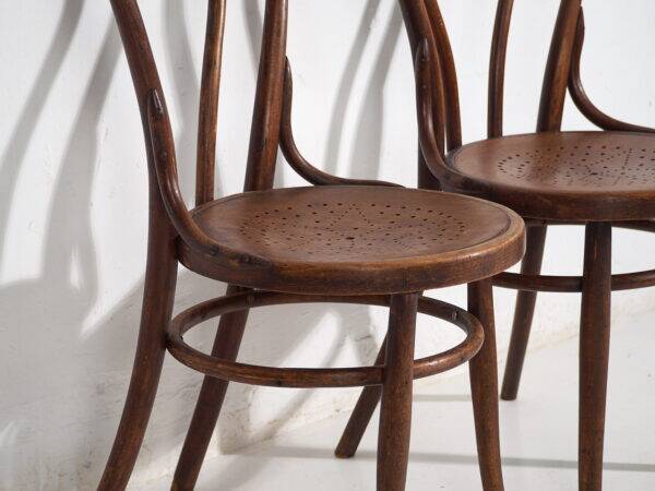 Pair of antique Viennese chairs (c. 1920). Set of 2, no. 2