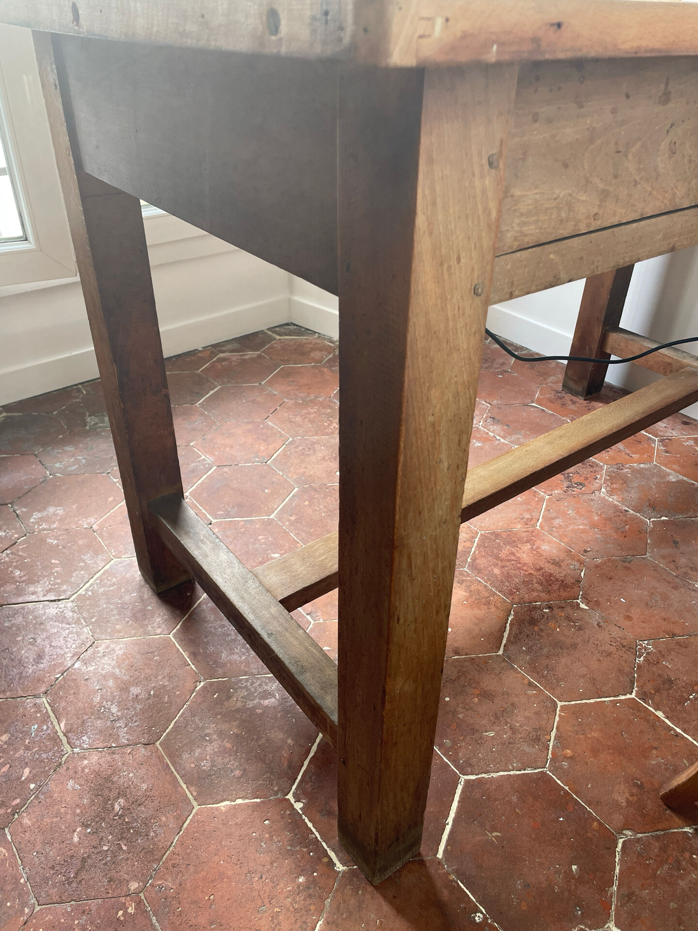 Small antique farmhouse table in wood – 120 cm