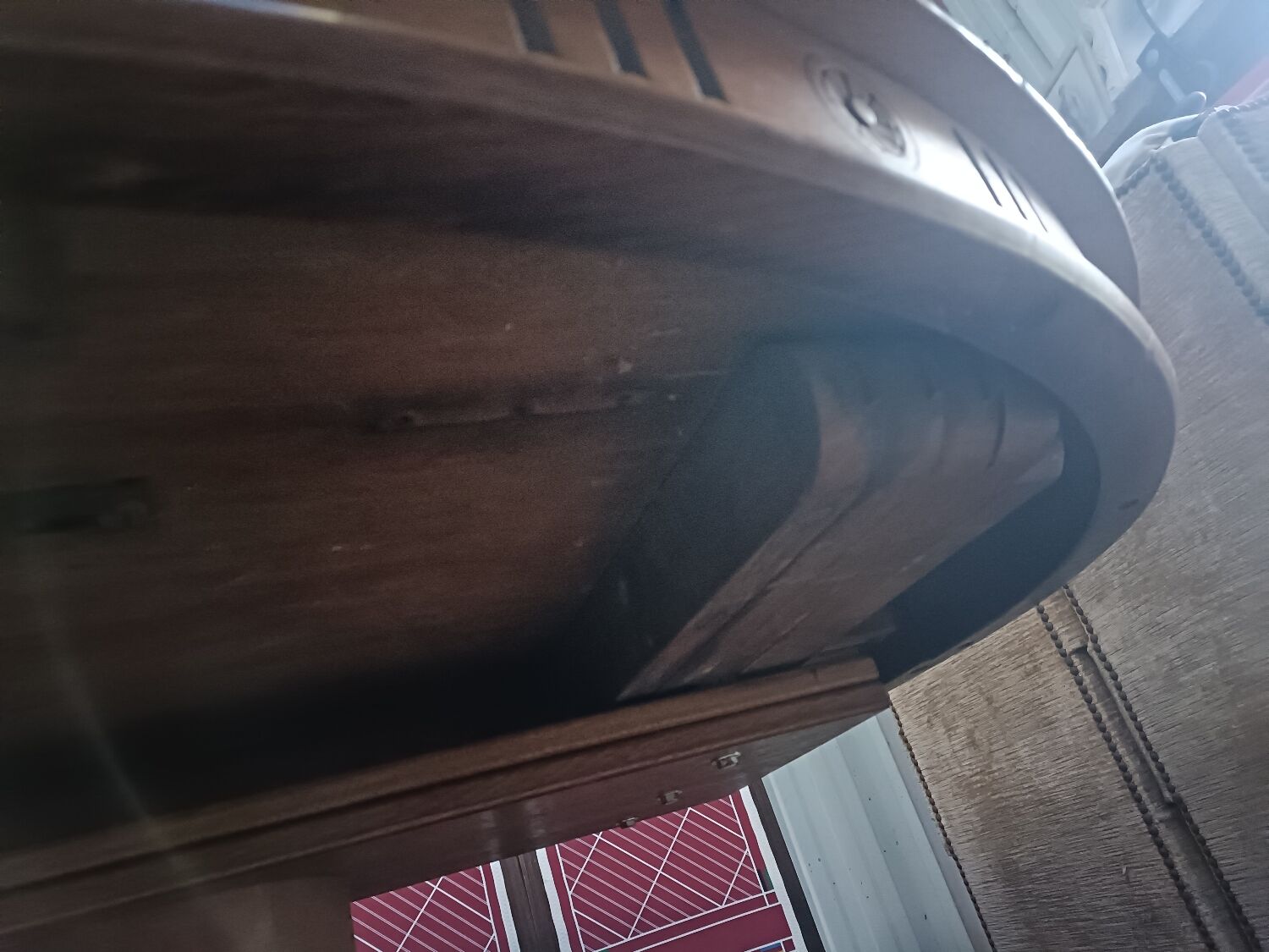 Oval table Renaissance style 8 seats, central foot, late nineteenth