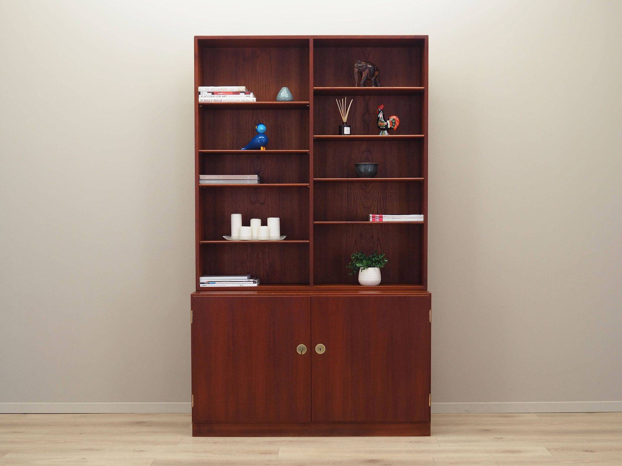Teak bookcase, Danish design, 1960s, designer: Børge Mogensen