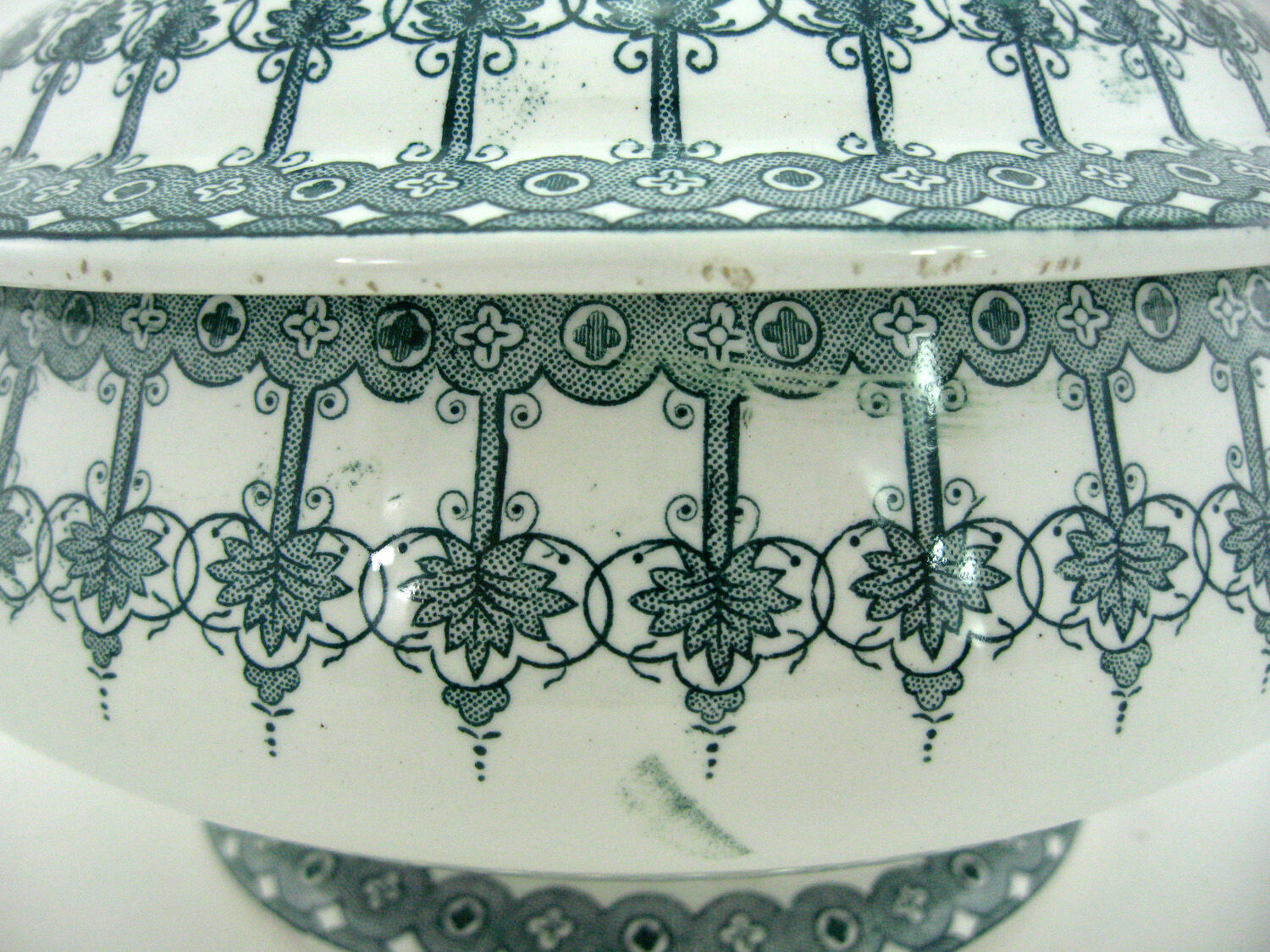 Iron Earth Soup - Blue Grey Persian Décor - Saint Amand and Hamage France Nord